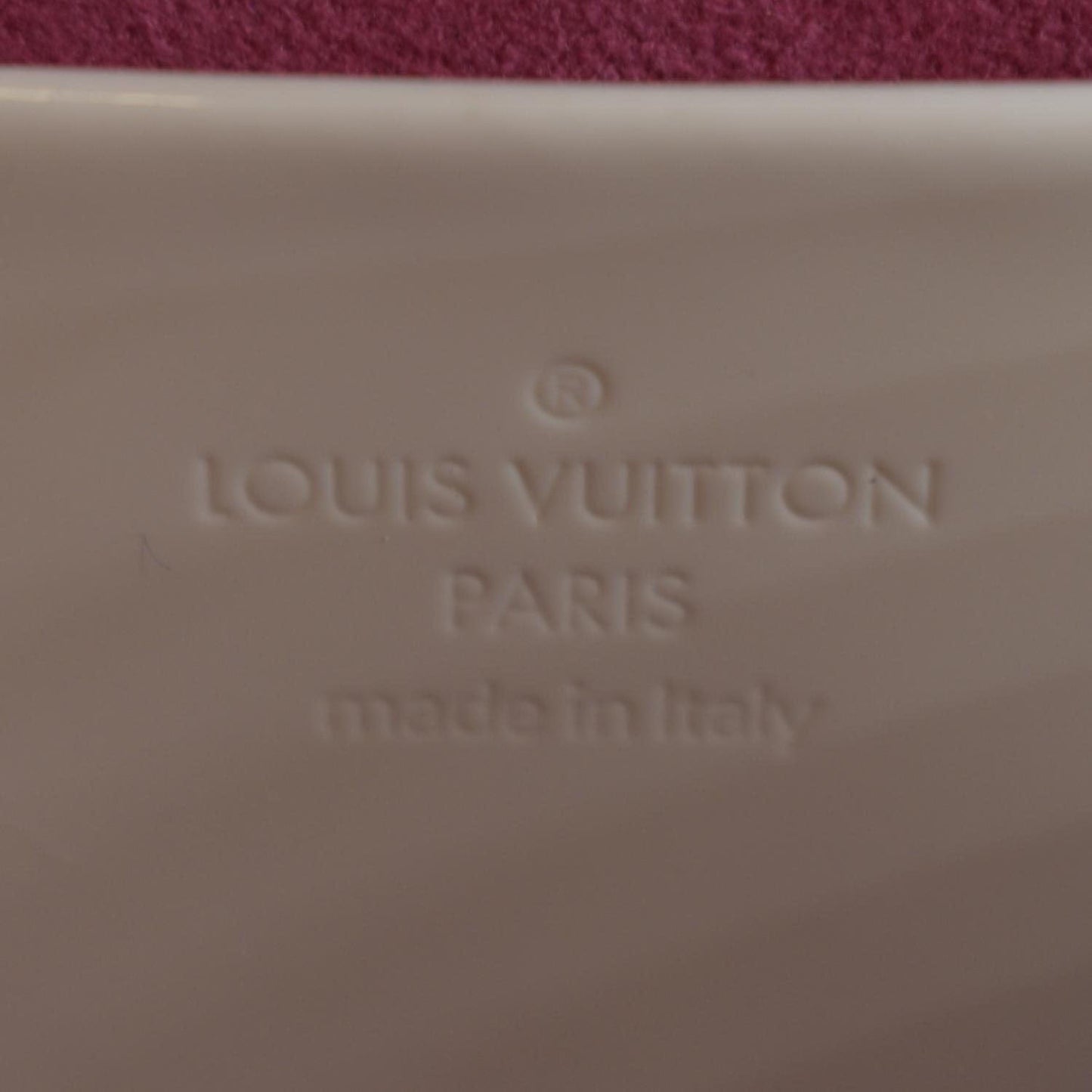 LOUIS VUITTON Wynwood Monogram Vernis Leather Crossbody Bag Beige