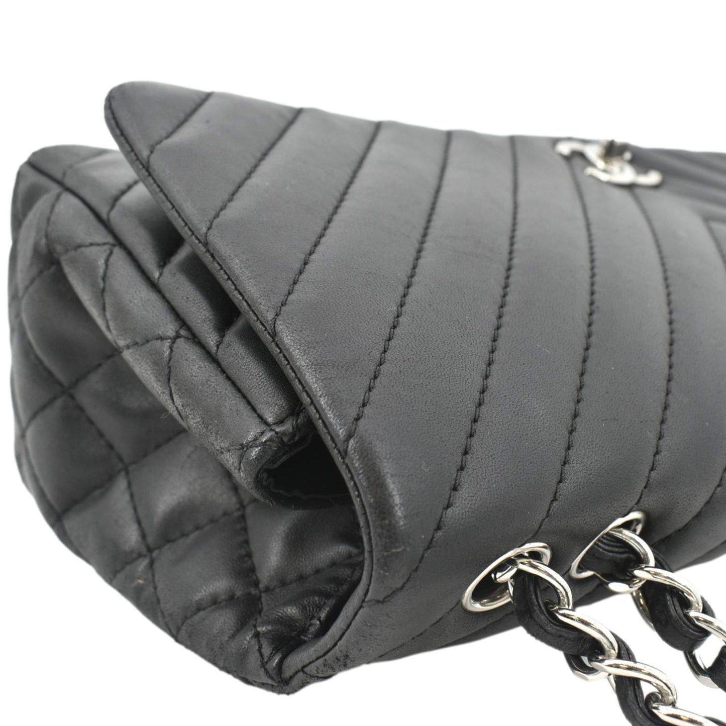 CHANEL Surpique Jumbo Chevron Lambskin Leather Flap Crossbody Bag Black