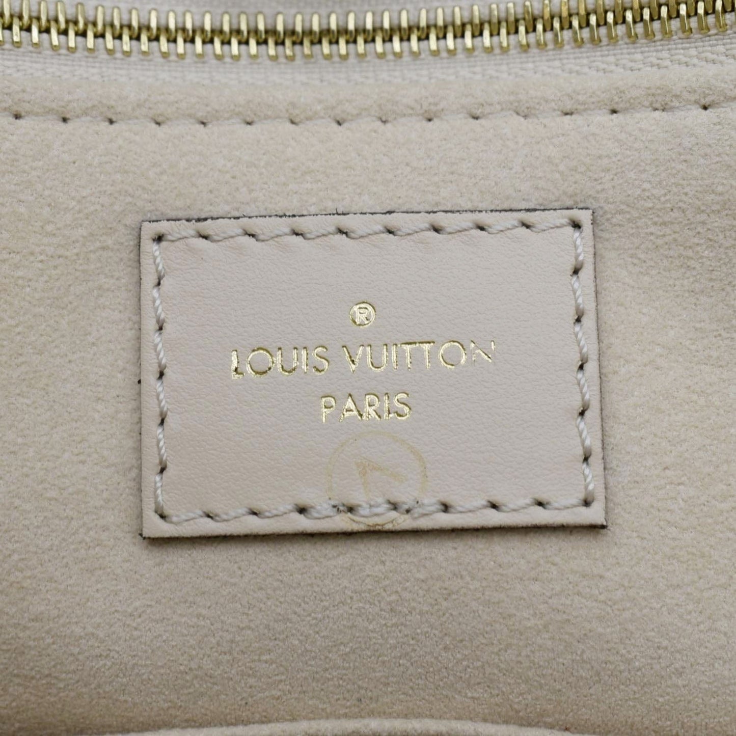 LOUIS VUITTON Onthego MM Monogram Empreinte Leather Tote Bag Cream