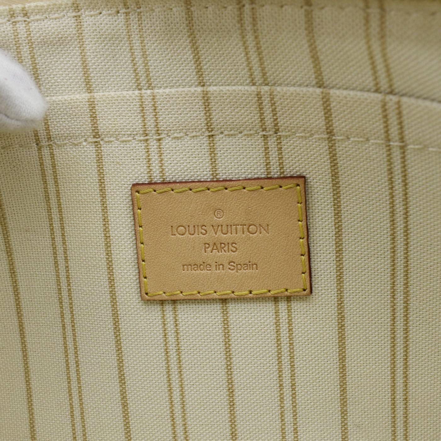 LOUIS VUITTON Wristlet Pochette Damier Azur Pouch White