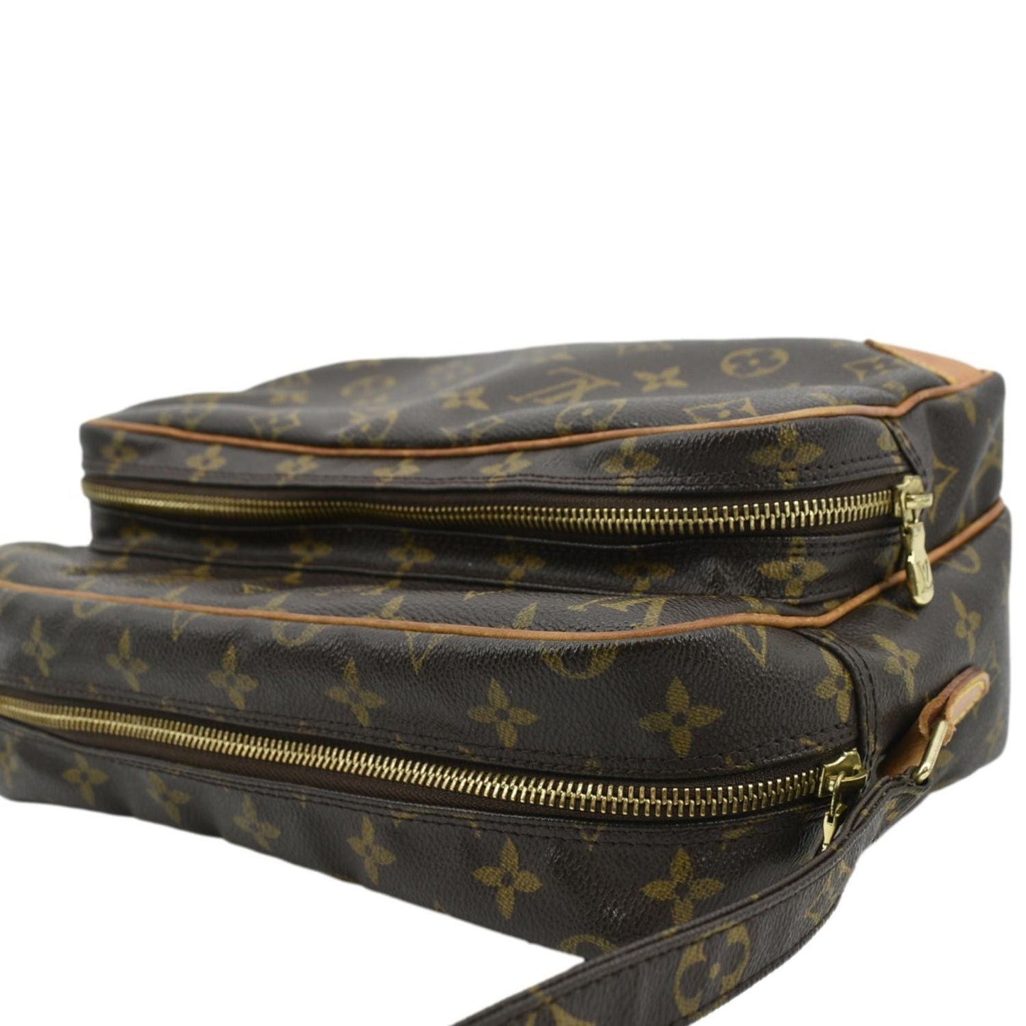 LOUIS VUITTON Nile   Monogram Canvas Crossbody Shoulder Bag