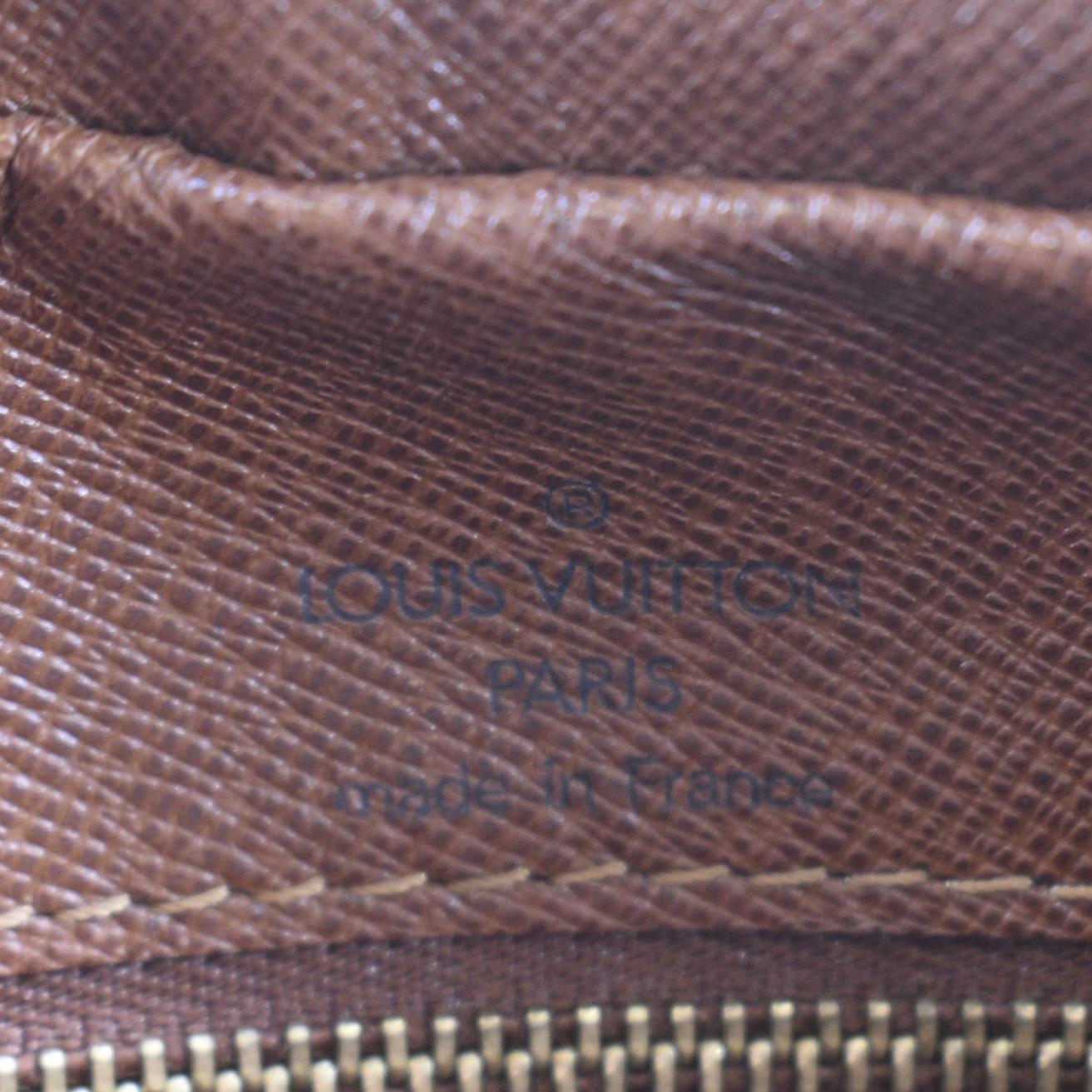LOUIS VUITTON Nile   Monogram Canvas Crossbody Shoulder Bag