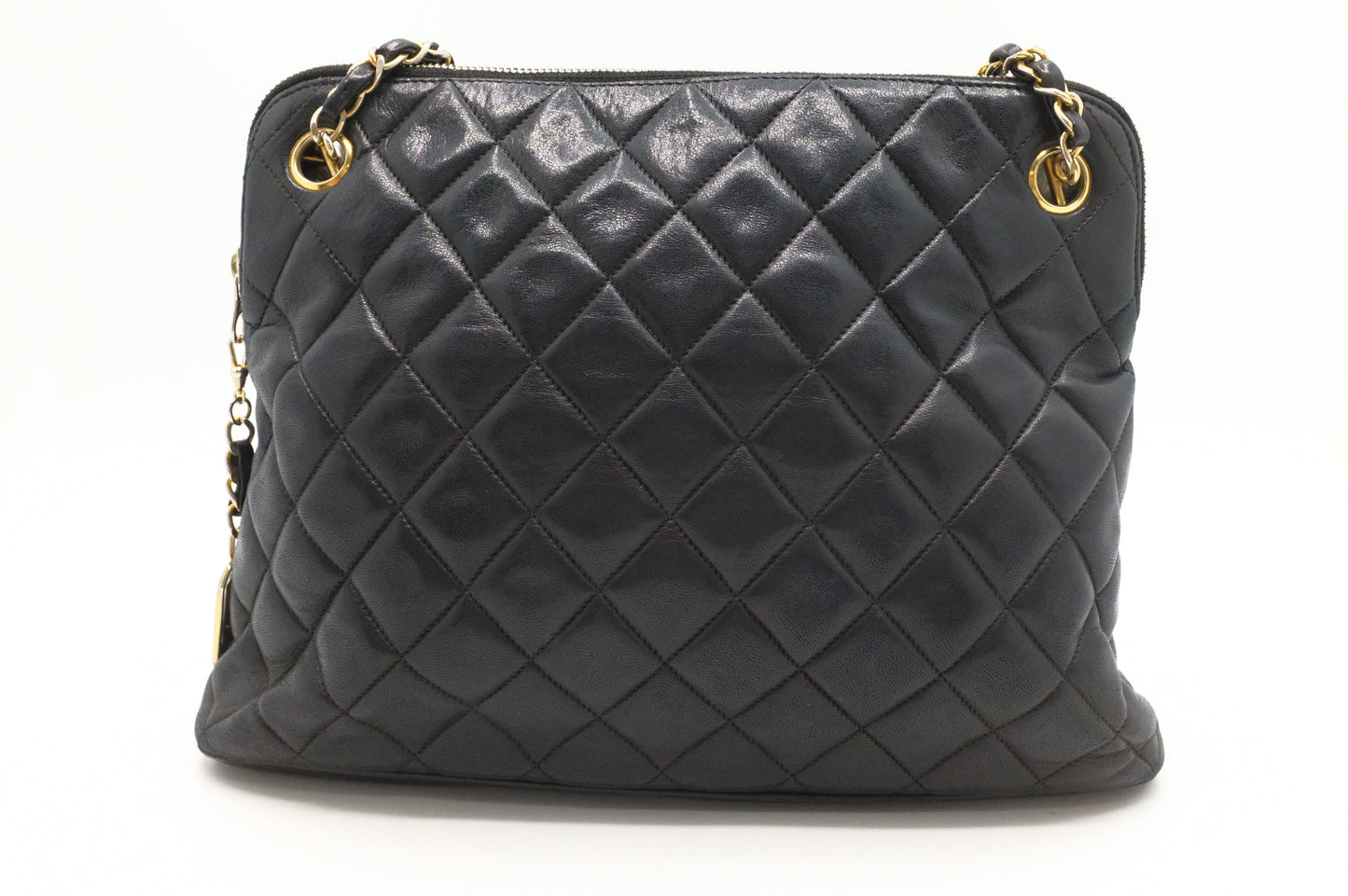 Chanel Shoulder Bag in Black MattelassÃ© Leather