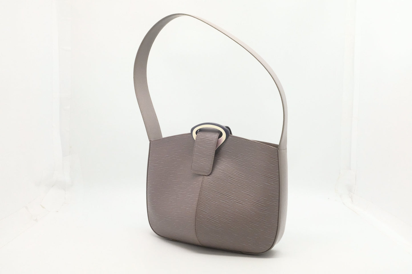 Louis Vuitton Reverie in Lilac Epi Leather