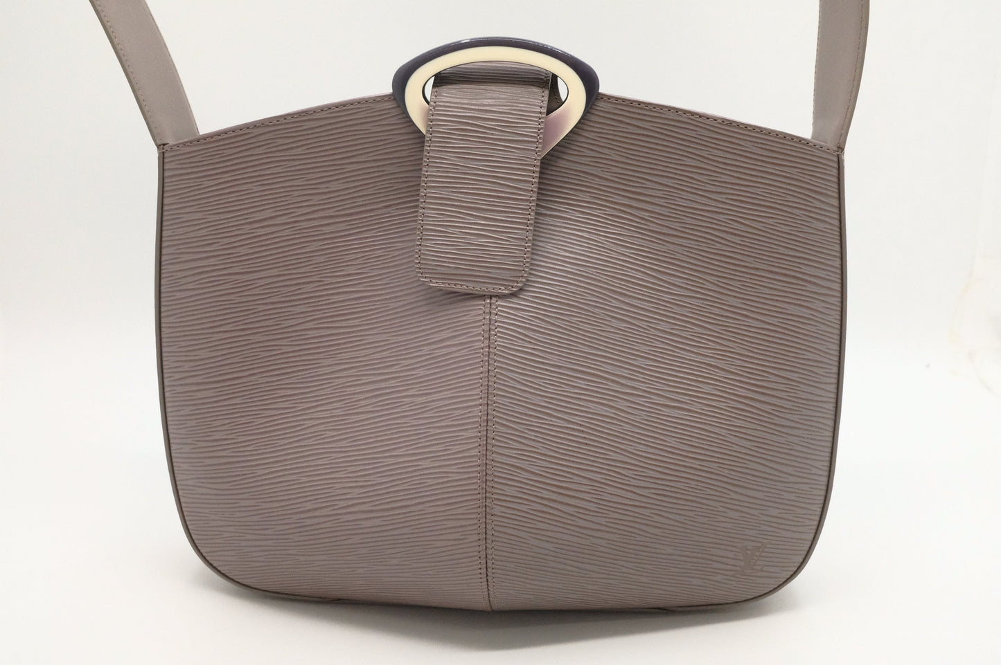 Louis Vuitton Reverie in Lilac Epi Leather