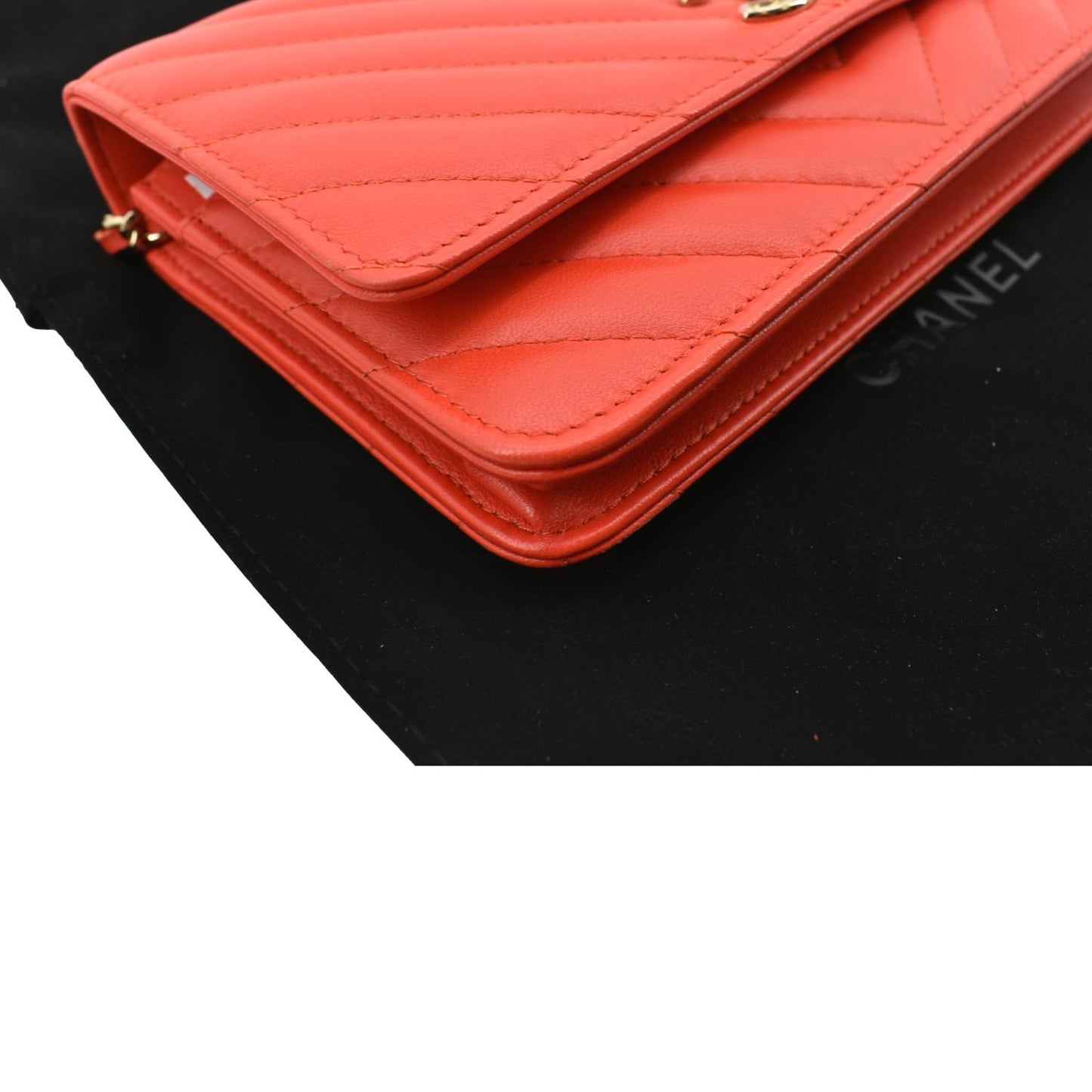 CHANEL Trendy CC Woc Lambskin Leather Crossbody Bag Red