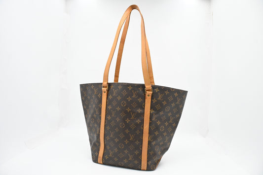 Louis Vuitton Sac Shopping 48 in Monogram Canvas