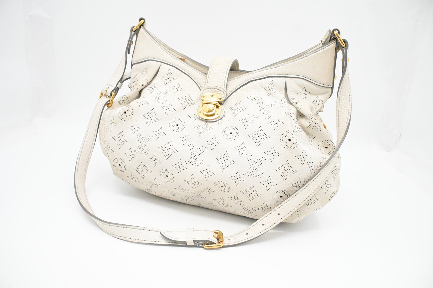 Louis Vuitton Mahina XS in White Mahina Leather