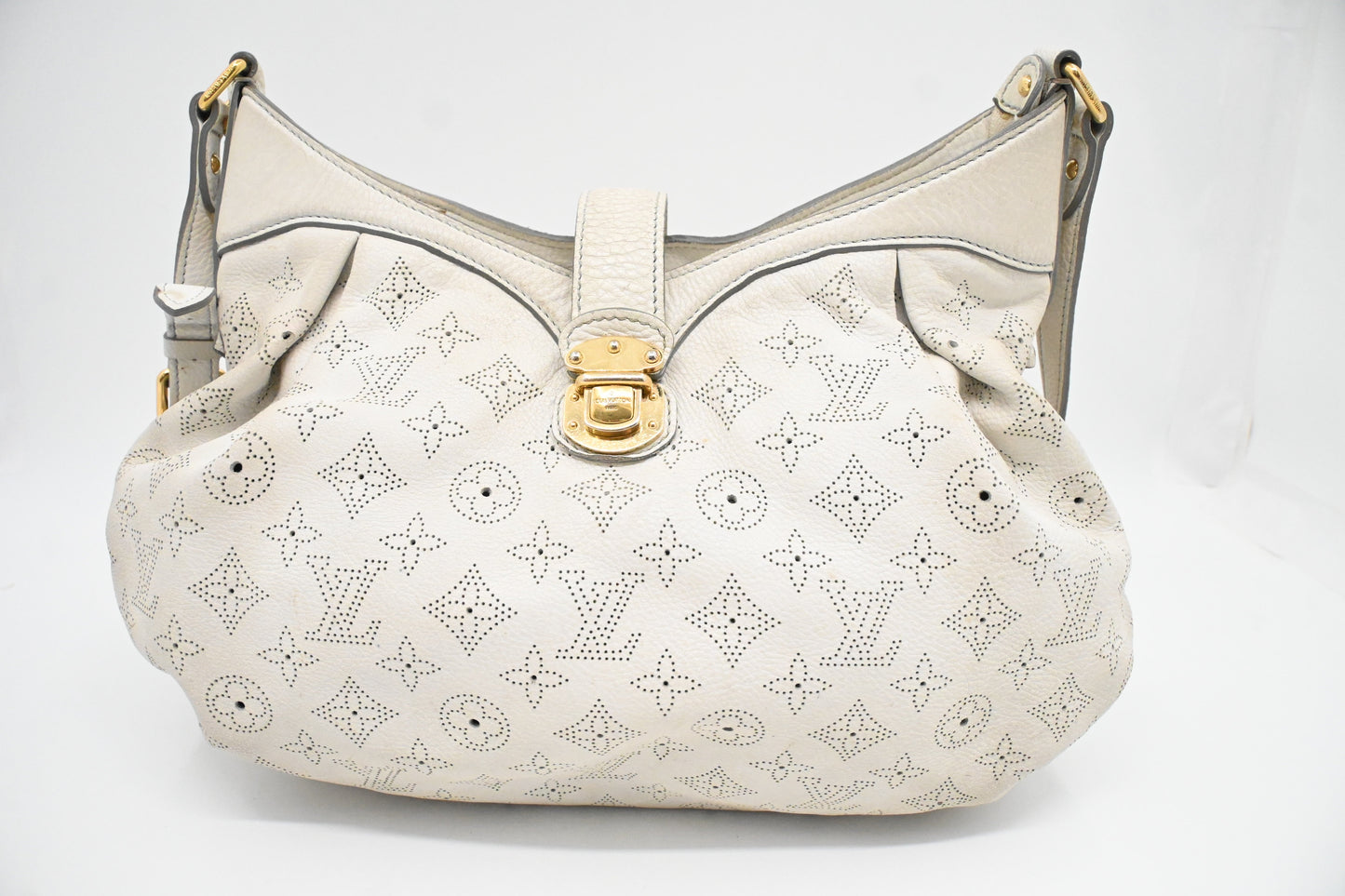 Louis Vuitton Mahina XS in White Mahina Leather