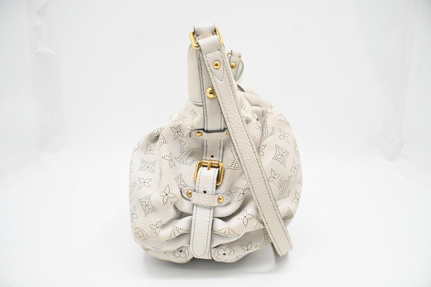 Louis Vuitton Mahina XS in White Mahina Leather