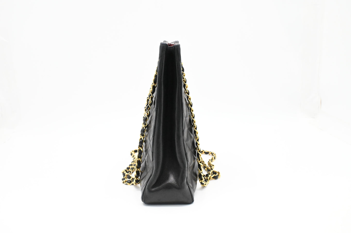 Chanel Shoulder Bag in Black MattelassÃ© Leather