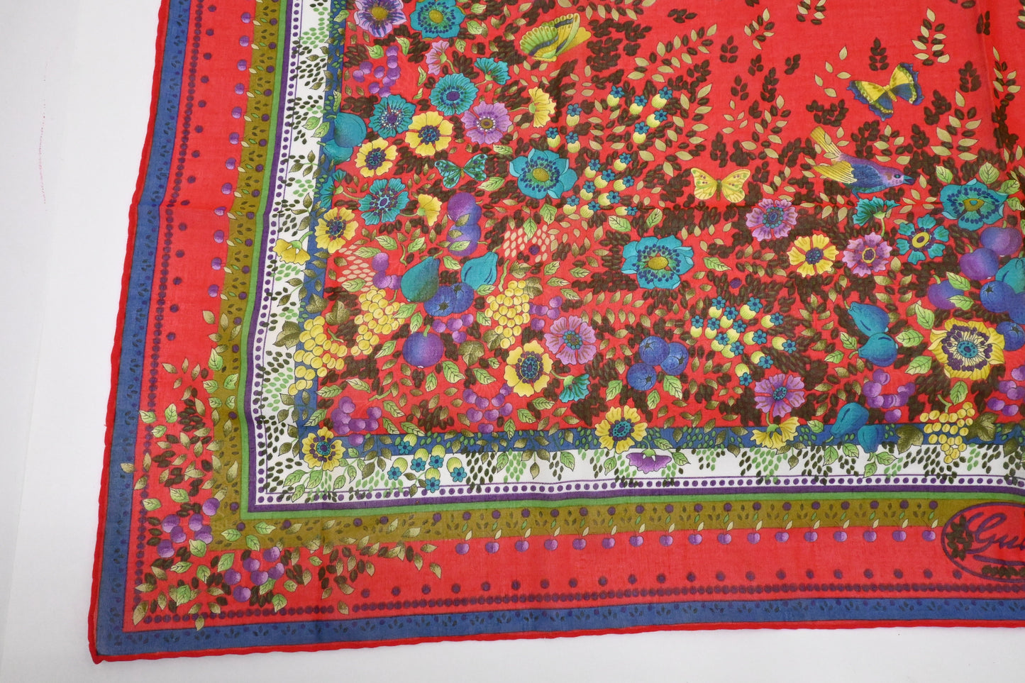 Gucci Floral Scarf in Red Cotton