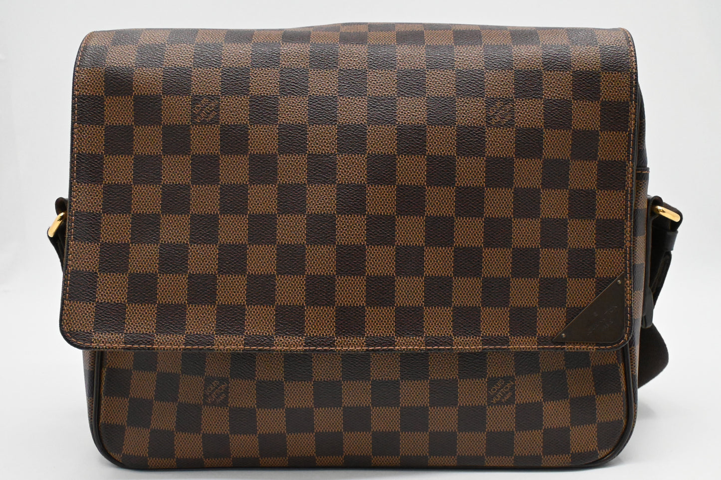Louis Vuitton Shelton MM in Damier Ebene Canvas
