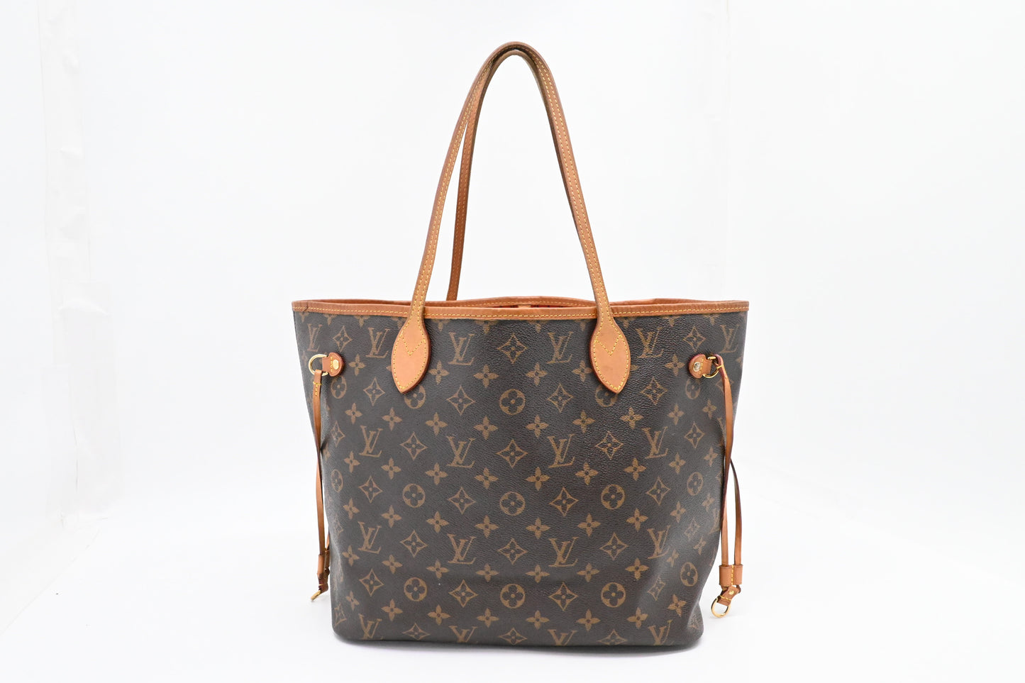 Louis Vuitton Neverfull MM in Monogram Canvas