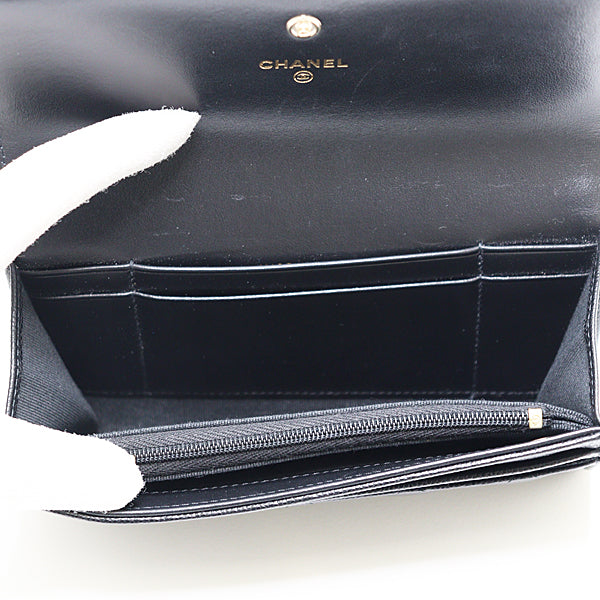 CHANEL Bifold Wallet Matt caviar skin black Medium flap wallet