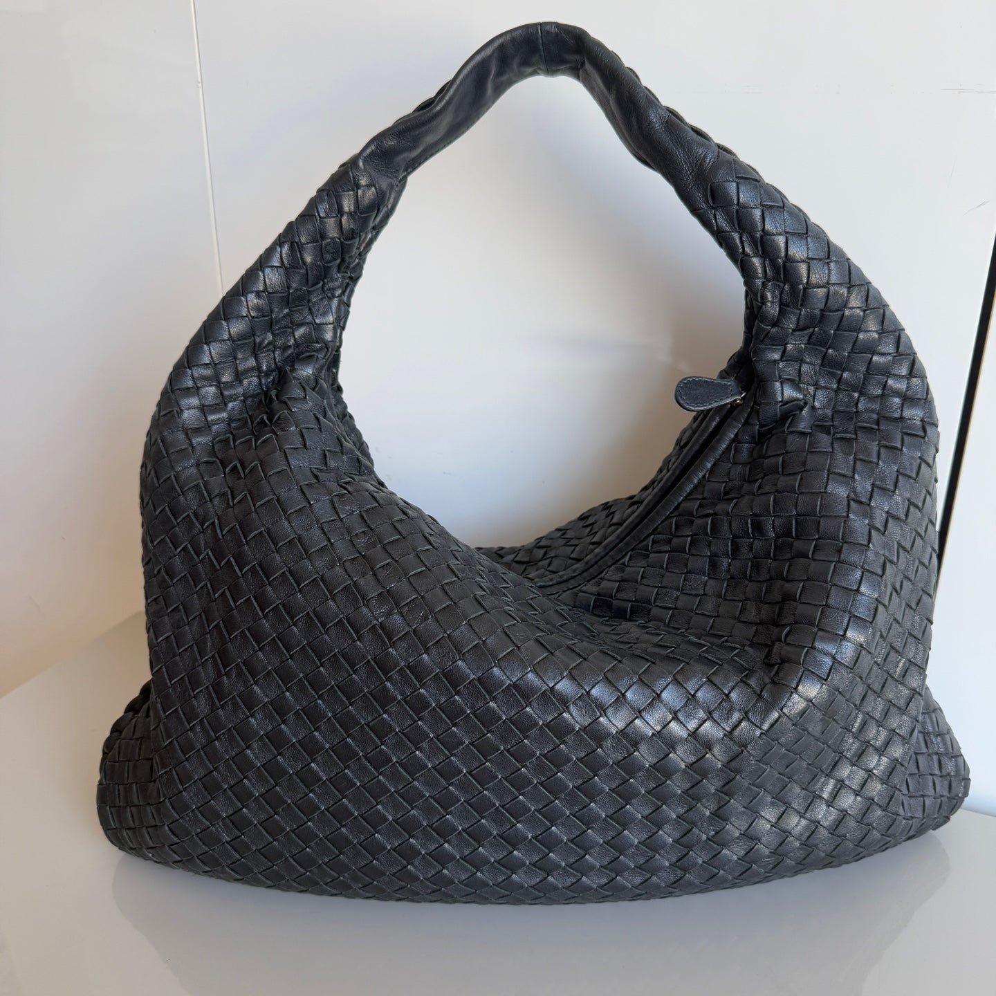 Bottega Veneta Intrecciato Hobo Bag Medium Black Leather 47cm