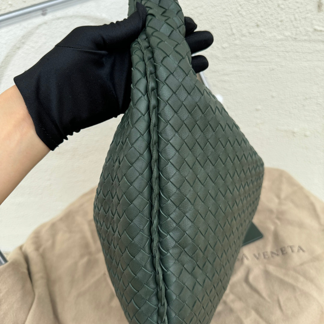 Bottega Veneta Veneta Hobo Large Dark Green 47cm Lambskin Leather