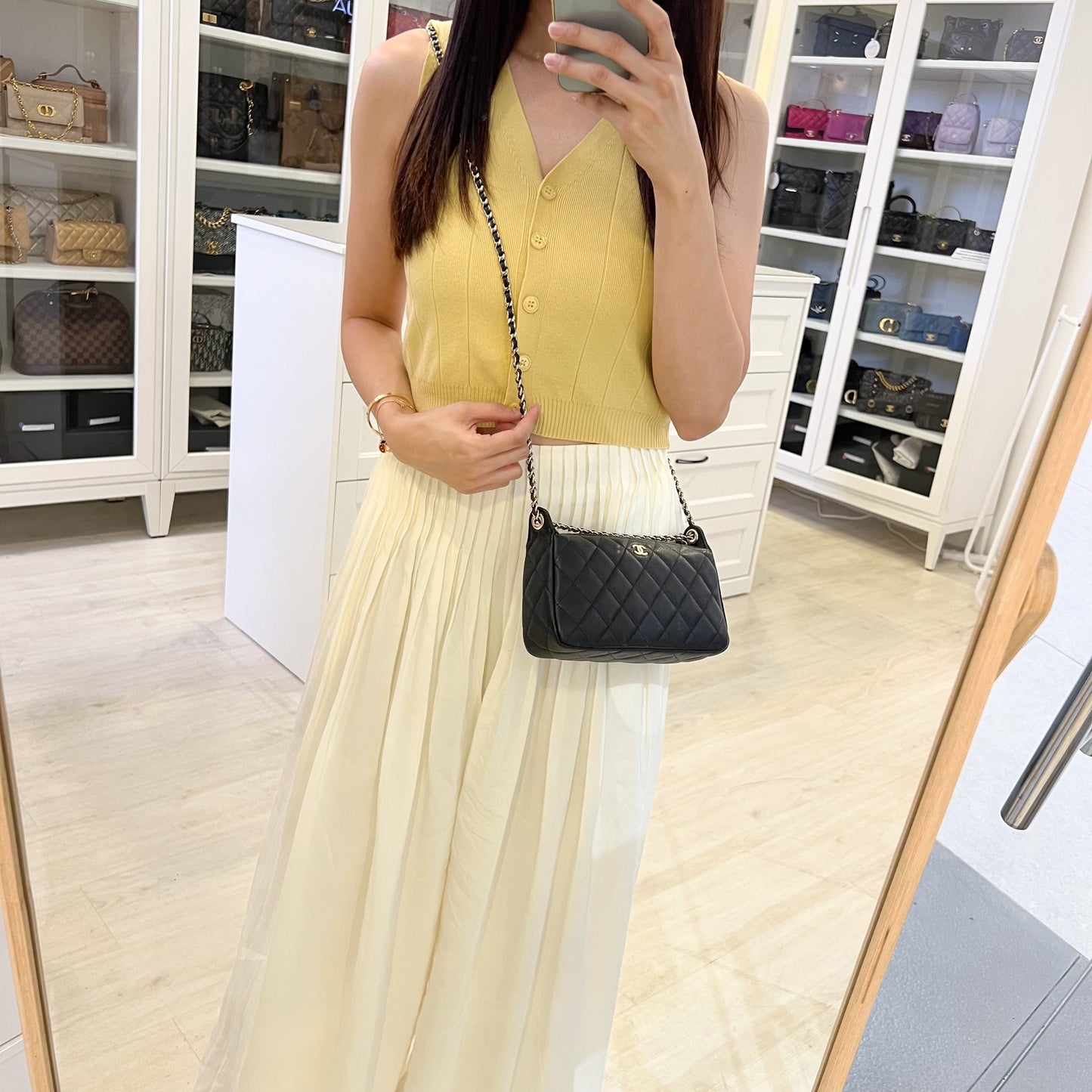 Chanel 25A Clutch on Chain in Black Caviar and LGHW (Model: AP4704)