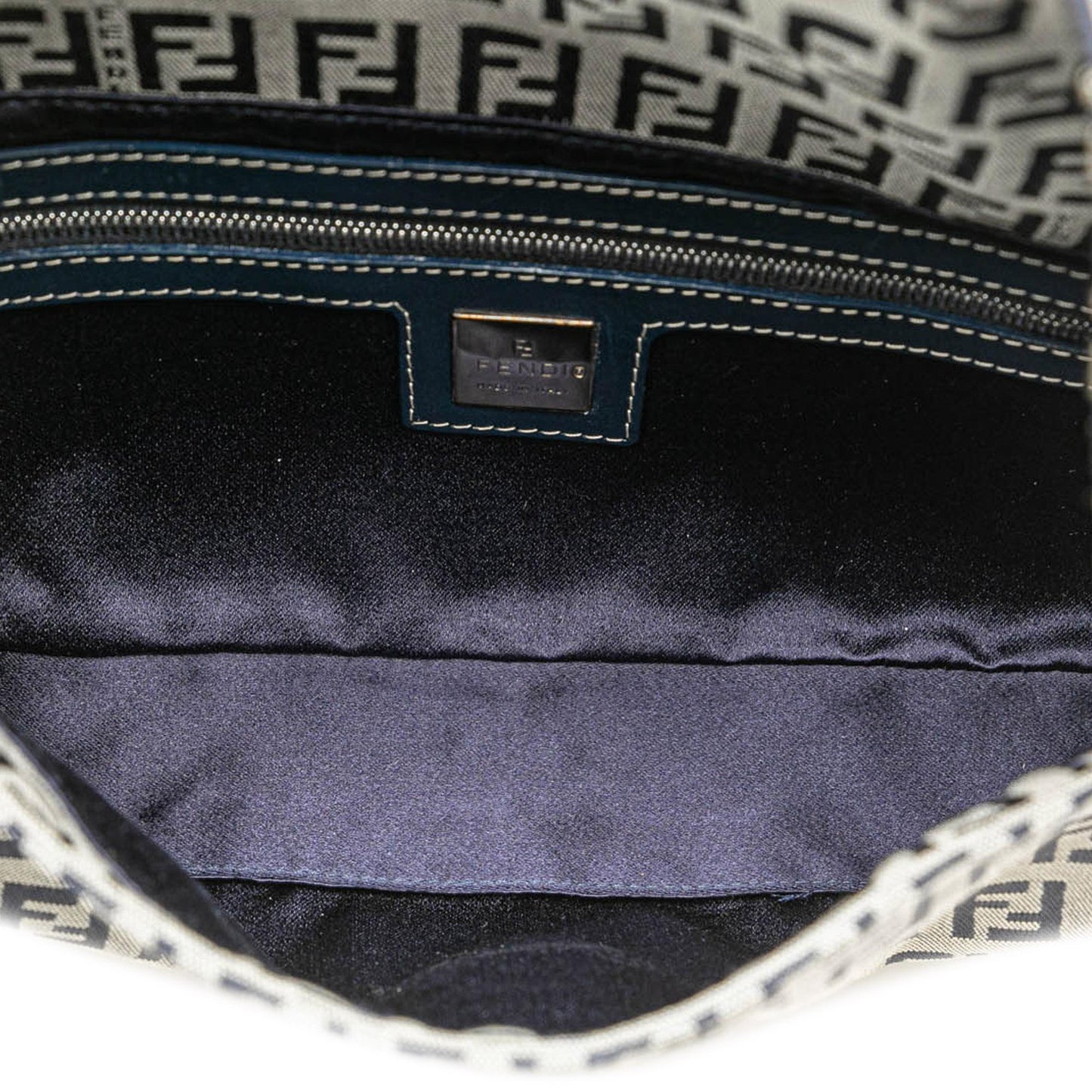 Fendi Zucchino Canvas Baguette (SHG-tkcgJi)