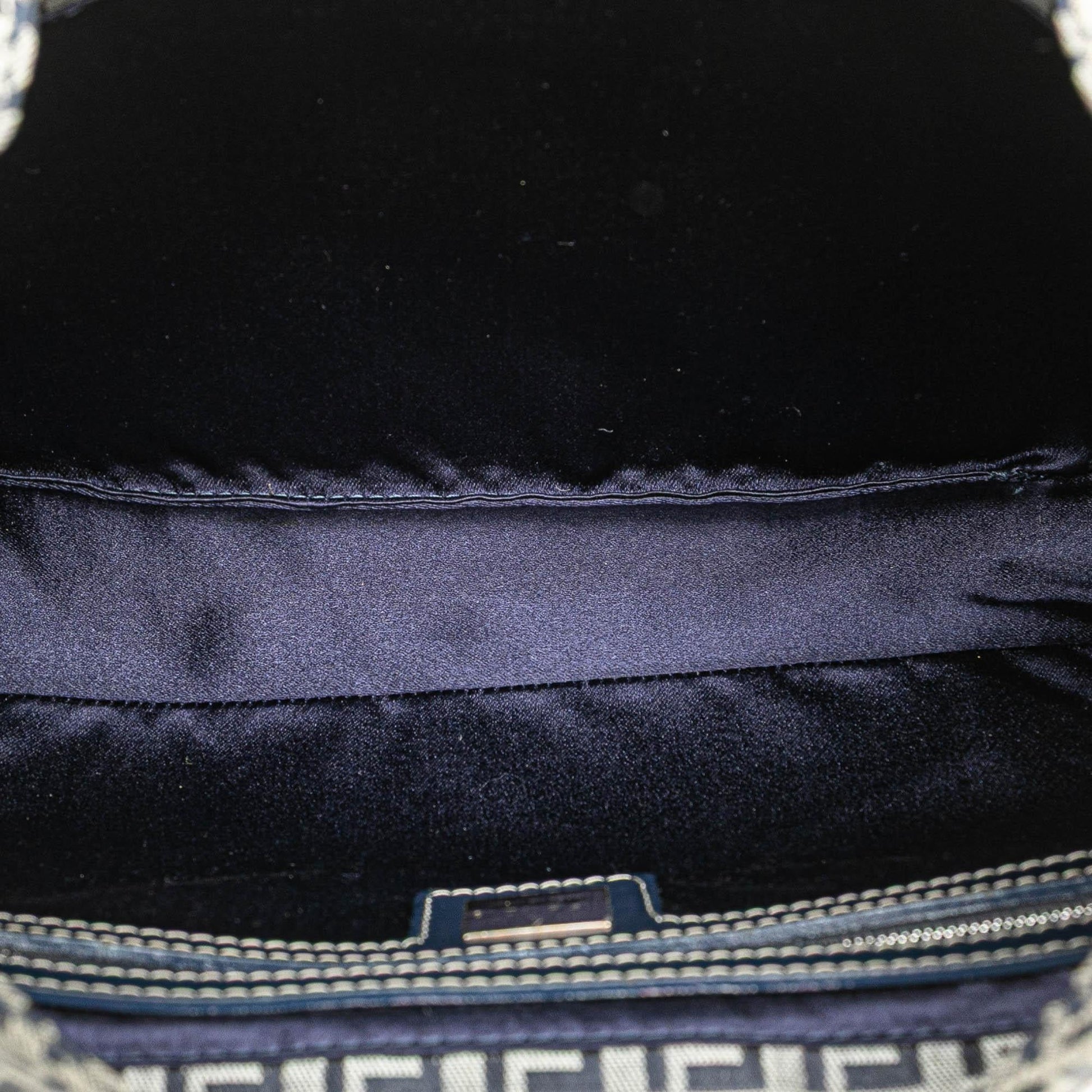 Fendi Baguette Shoulder Bag - Ewore Bags