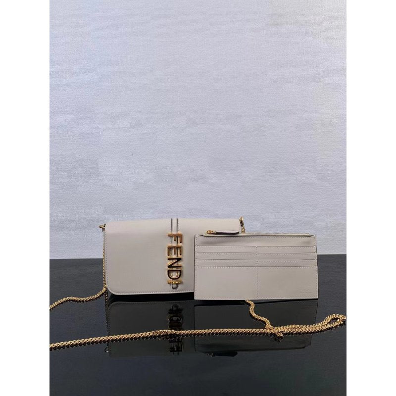 Fendi Leather Chain Bag BG0525194