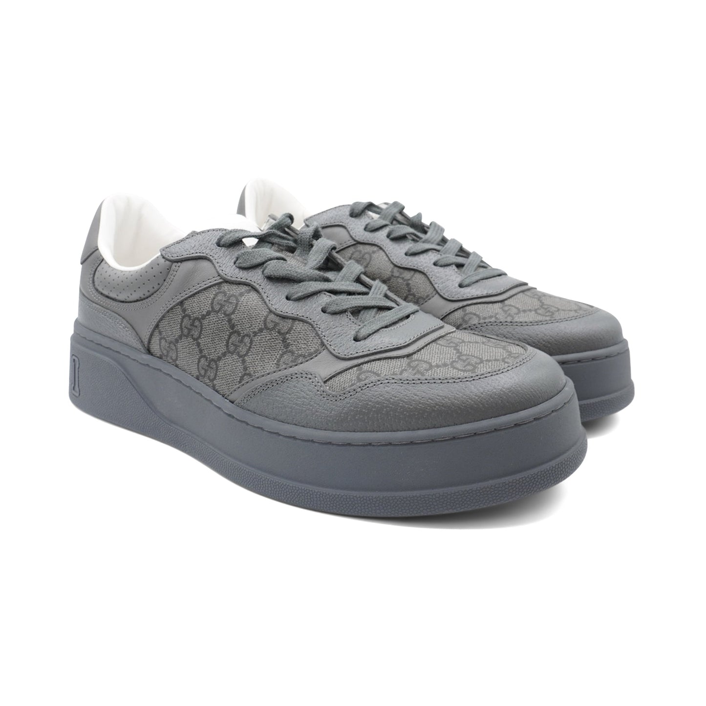 Gucci 'GG Supreme' Low-Top Sneakers - Men's 10.5