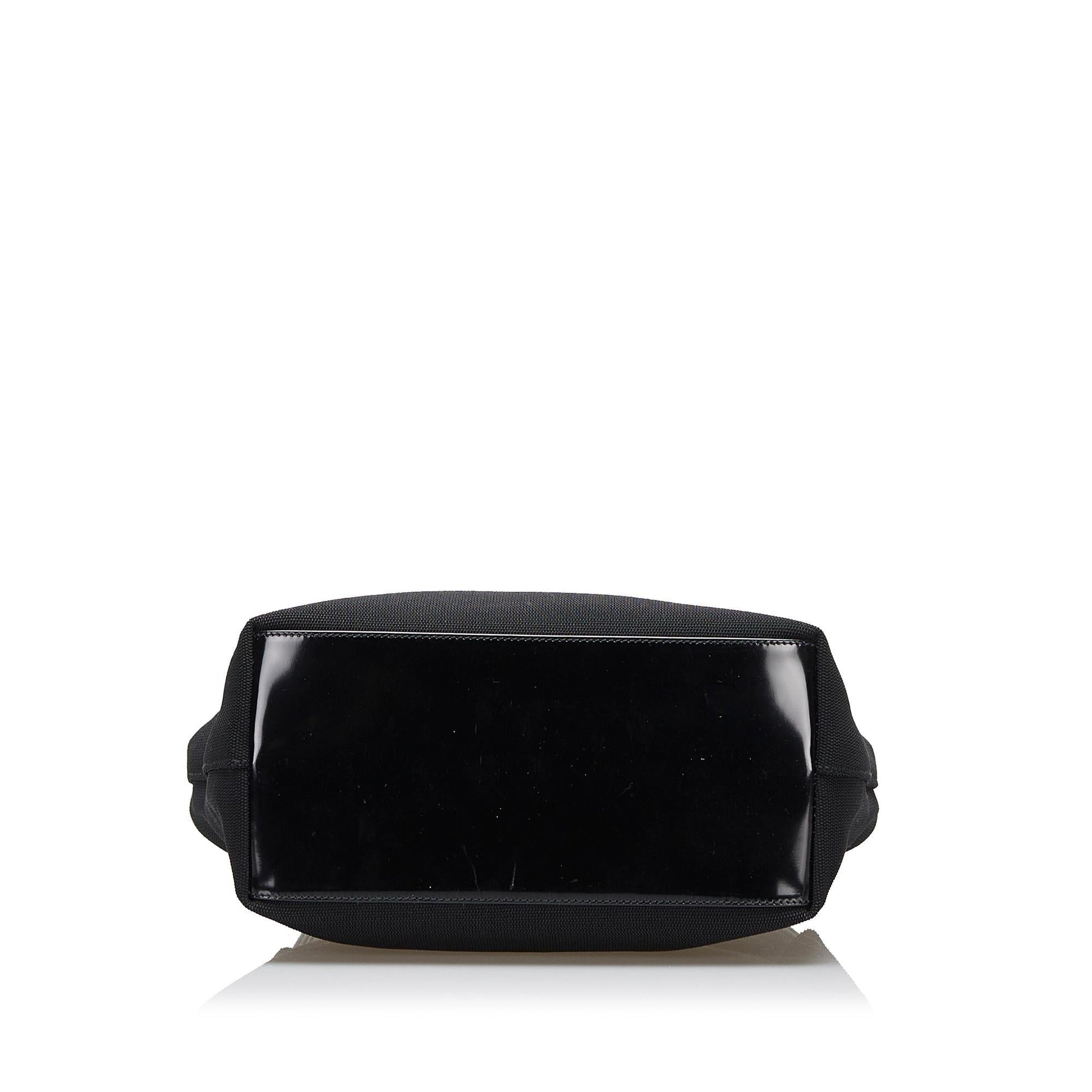 Gucci Canvas Shoulder Bag (SHG-36498)