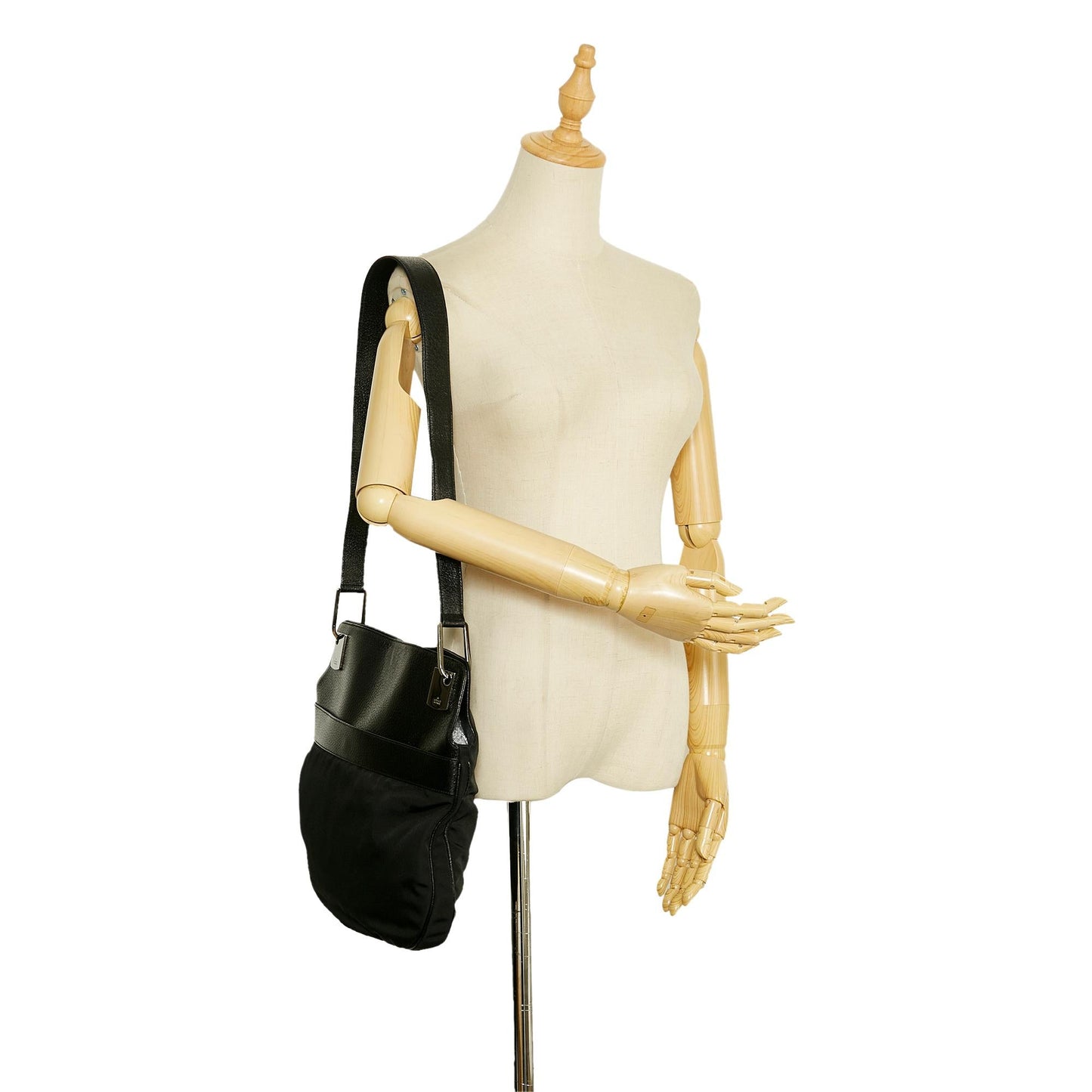 Gucci Canvas Shoulder Bag (SHG-AYY4CR)