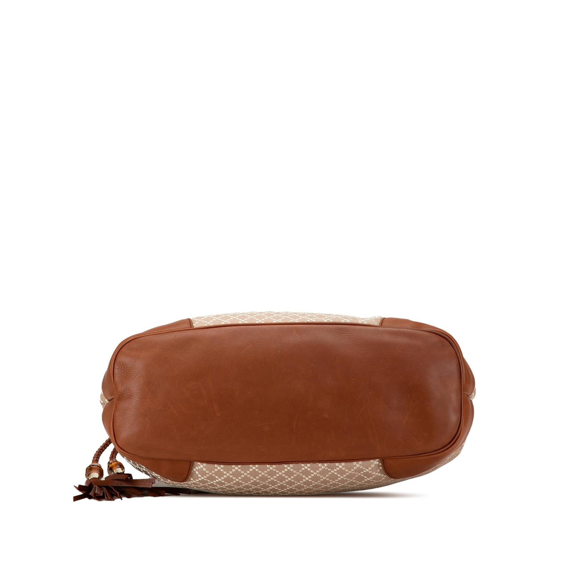 Gucci Diamante Canvas Eva Shoulder Bag (SHG-oQPtVB)