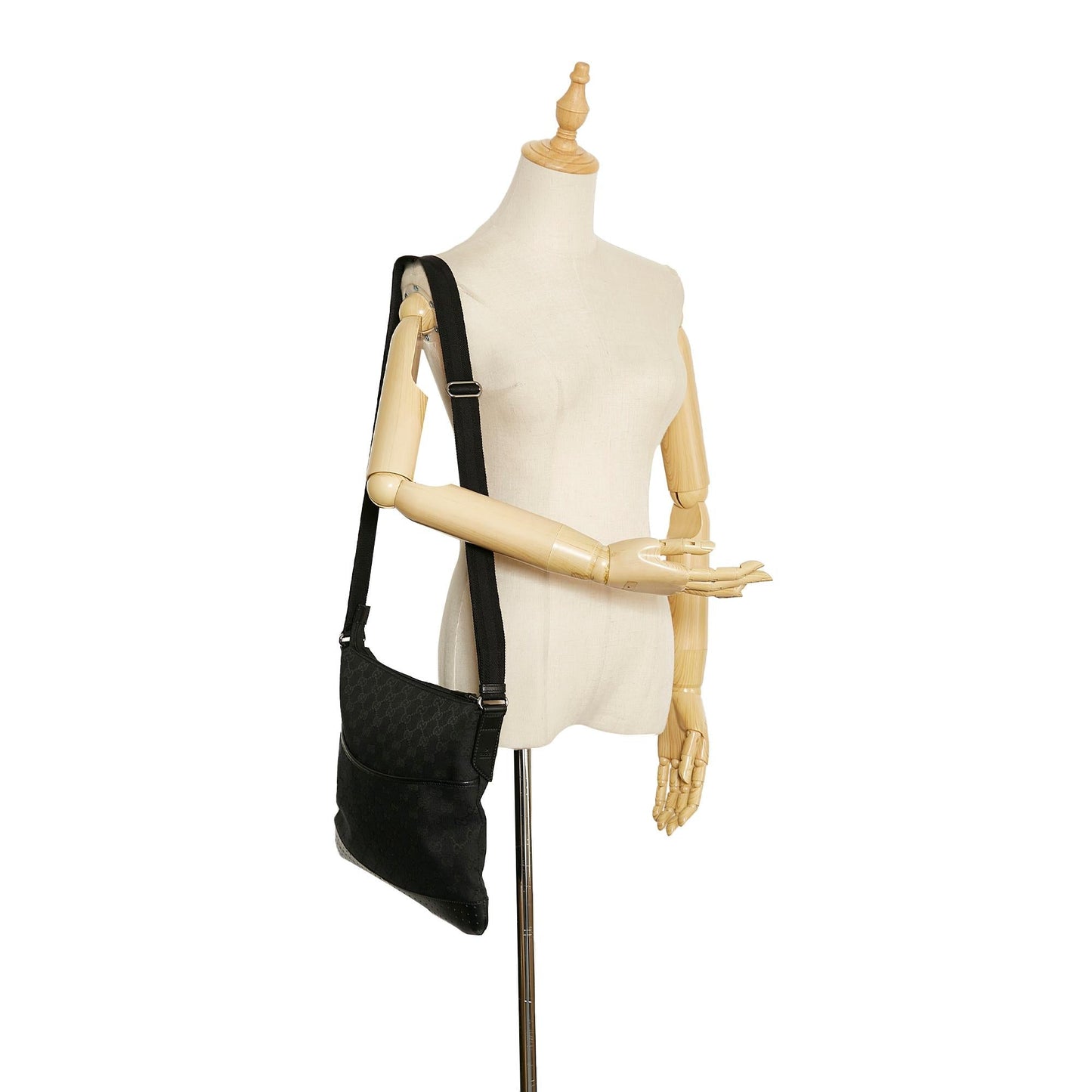 Gucci GG Canvas Crossbody Bag (SHG-RJZg7R)