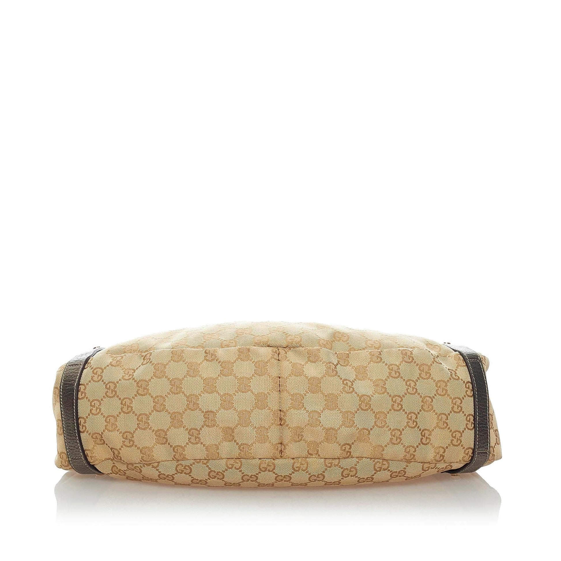 Gucci GG Canvas Pelham Shoulder Bag (SHG-34651)