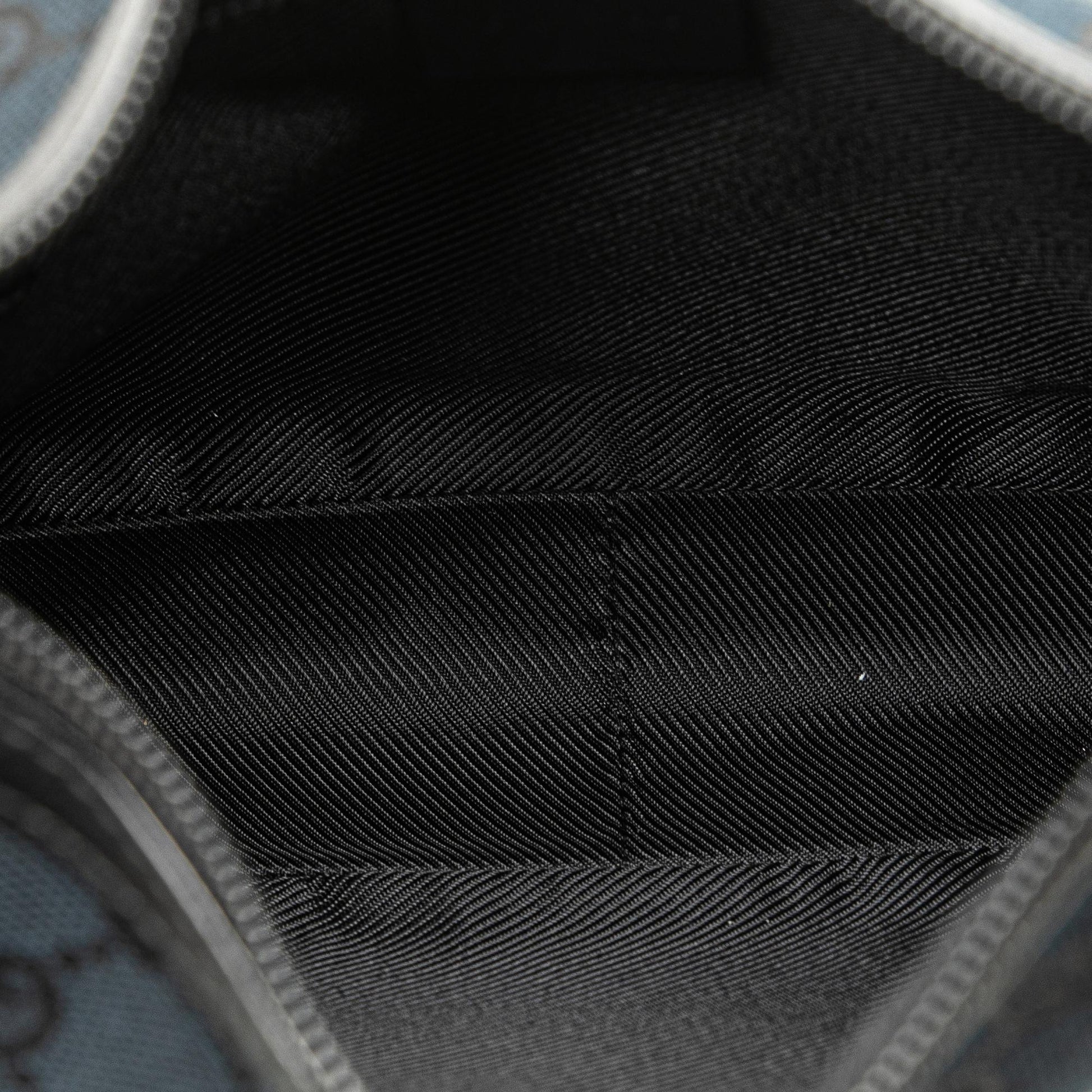 Gucci GG Canvas Shoulder Bag (SHG-PpqADZ)