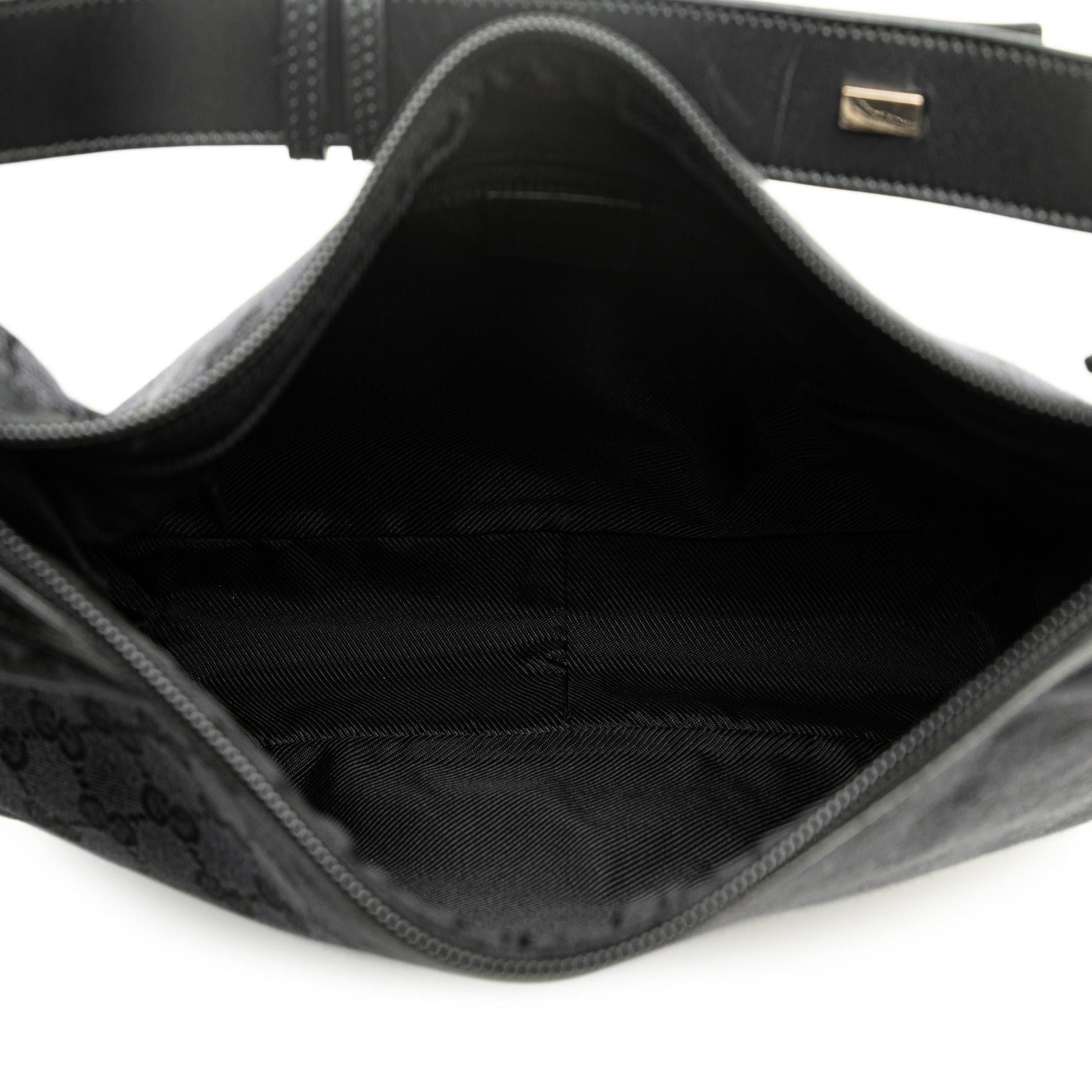 Gucci GG Canvas Shoulder Bag (SHG-nNgF0V)