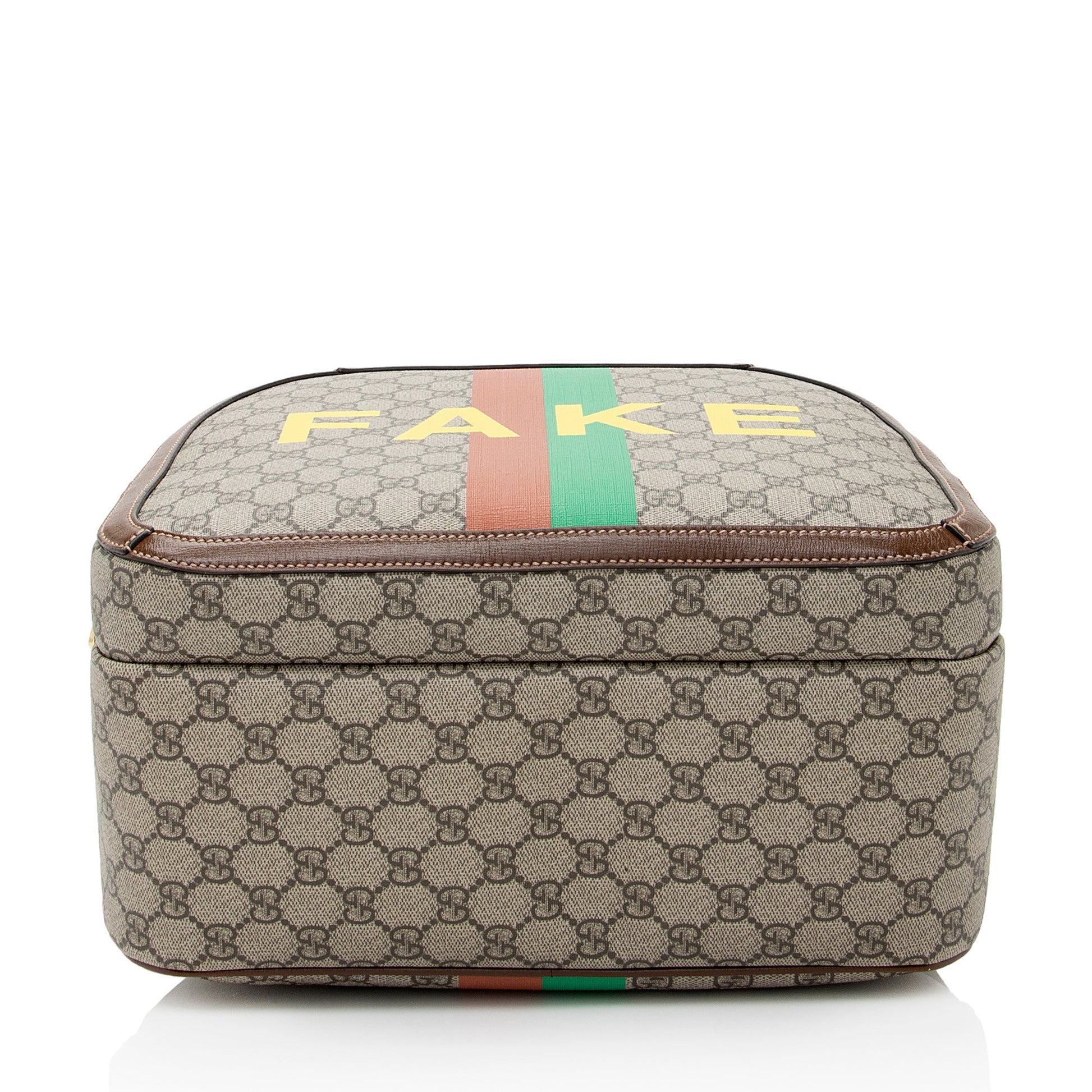 Gucci GG Supreme Fake/Not Medium Day Backpack (SHF-22255)