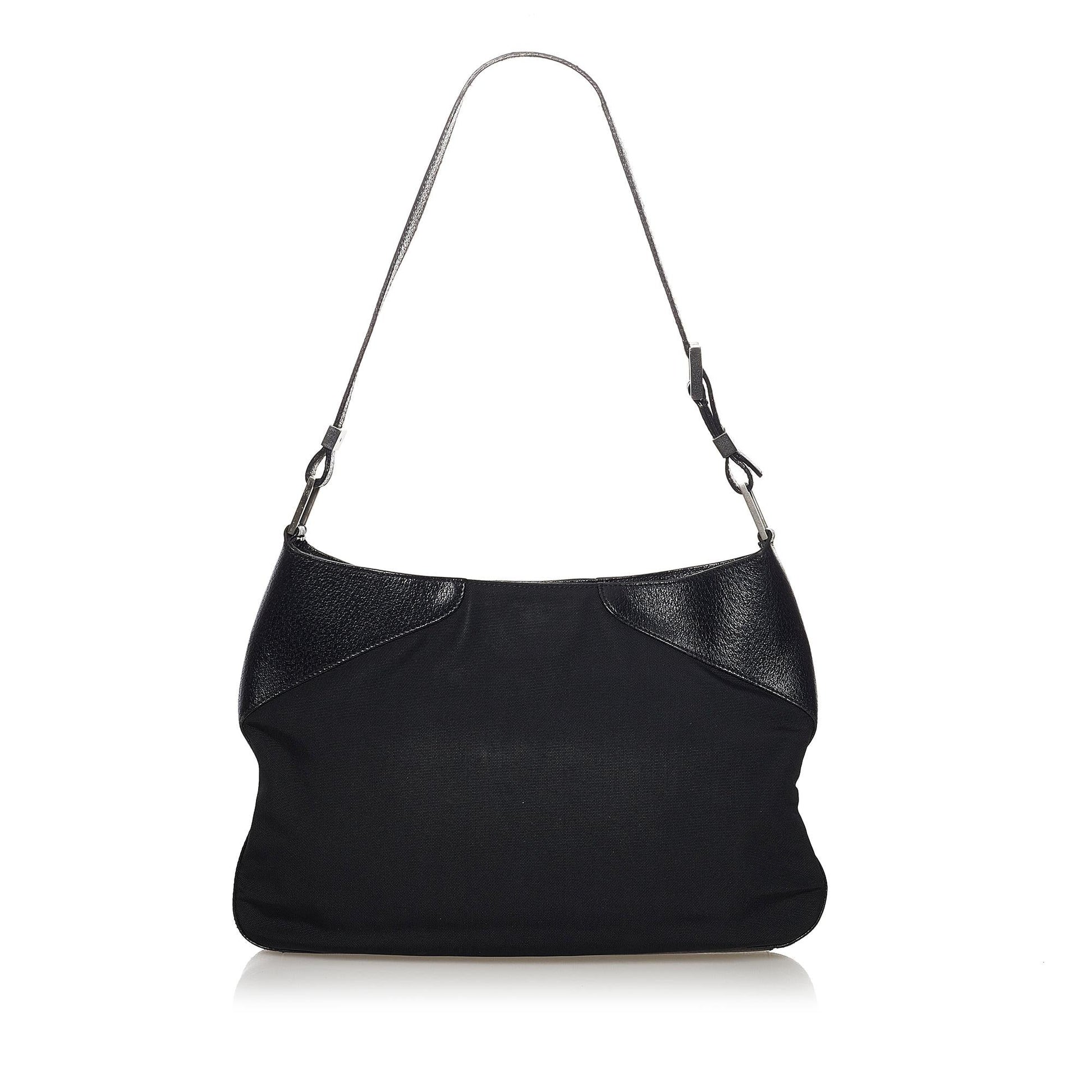 Gucci Nylon Shoulder Bag (SHG-34777)