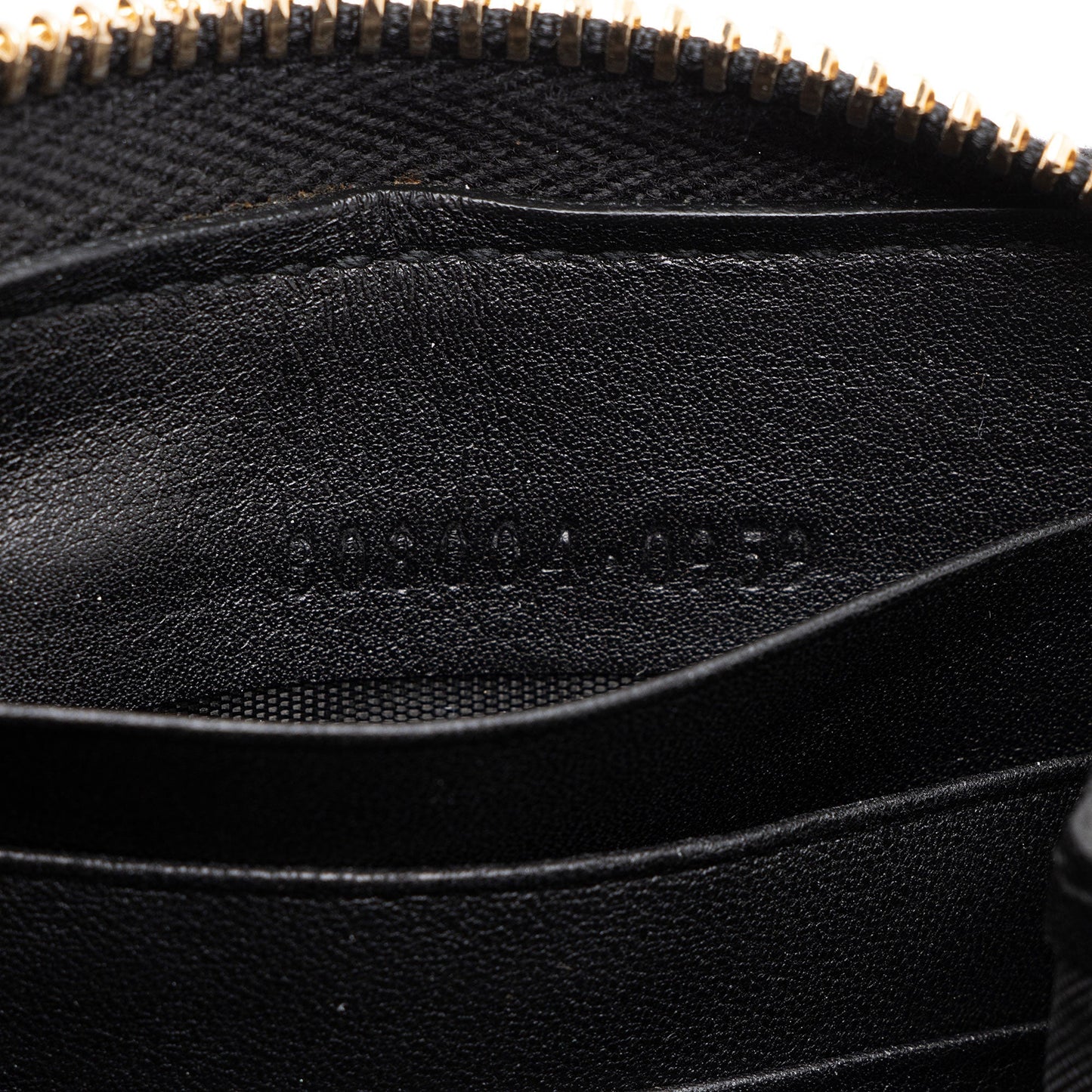Gucci Patent Leather Soho Zip Around Wallet (SHF-OZVoQd)