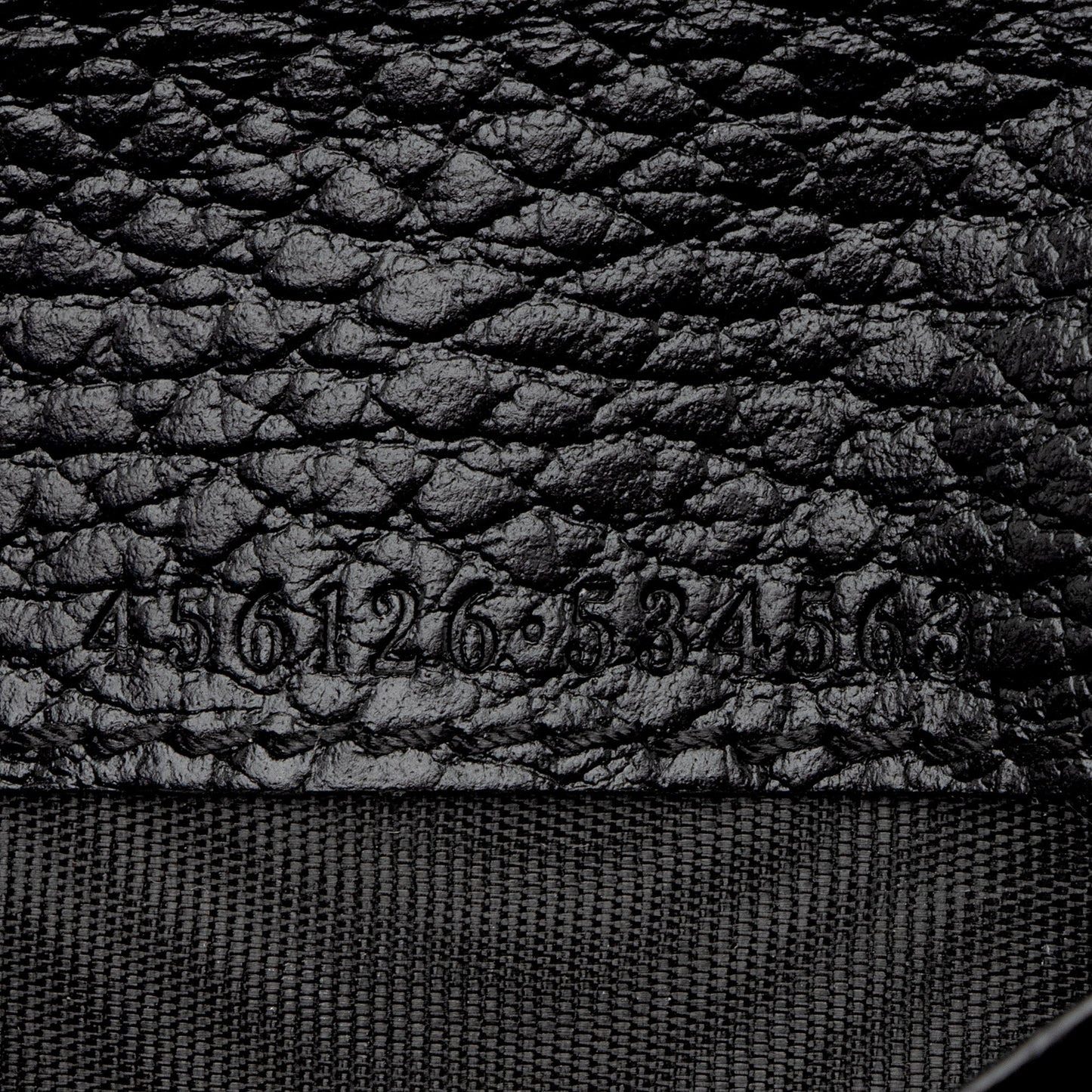 Gucci Pebbled Leather GG Marmont Card Case Wallet (SHF-dXo42g)