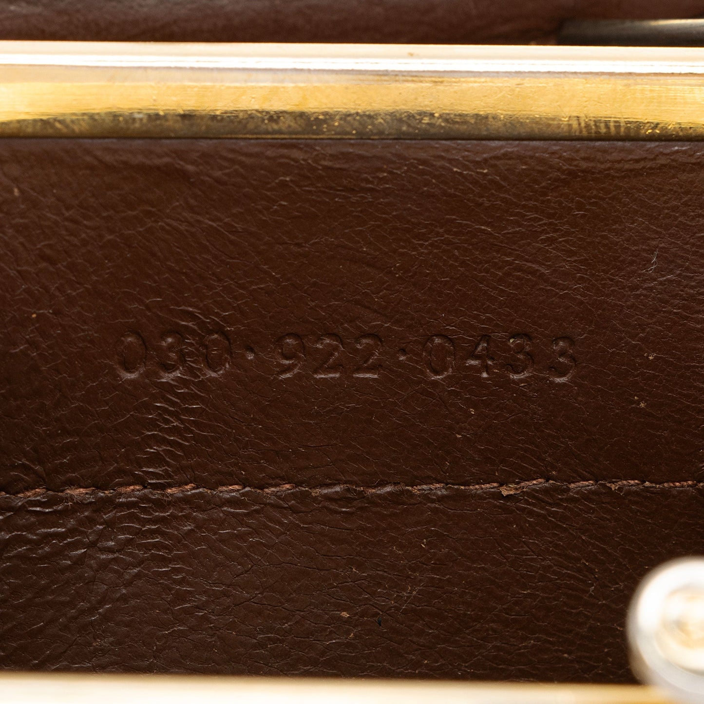 Gucci Vintage GG Supreme Kiss Lock Coin Pouch (SHF-IEIBOo)