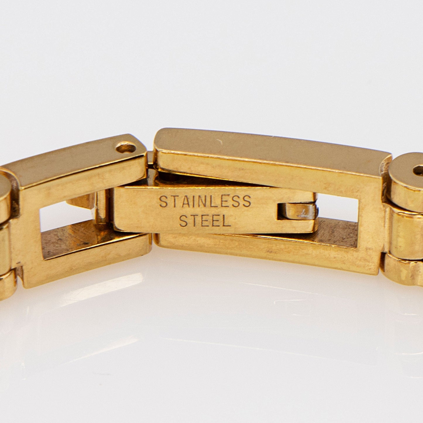 Gucci Vintage Gold Stainless Steel 3900 Watch (SHF-yU0EPF)
