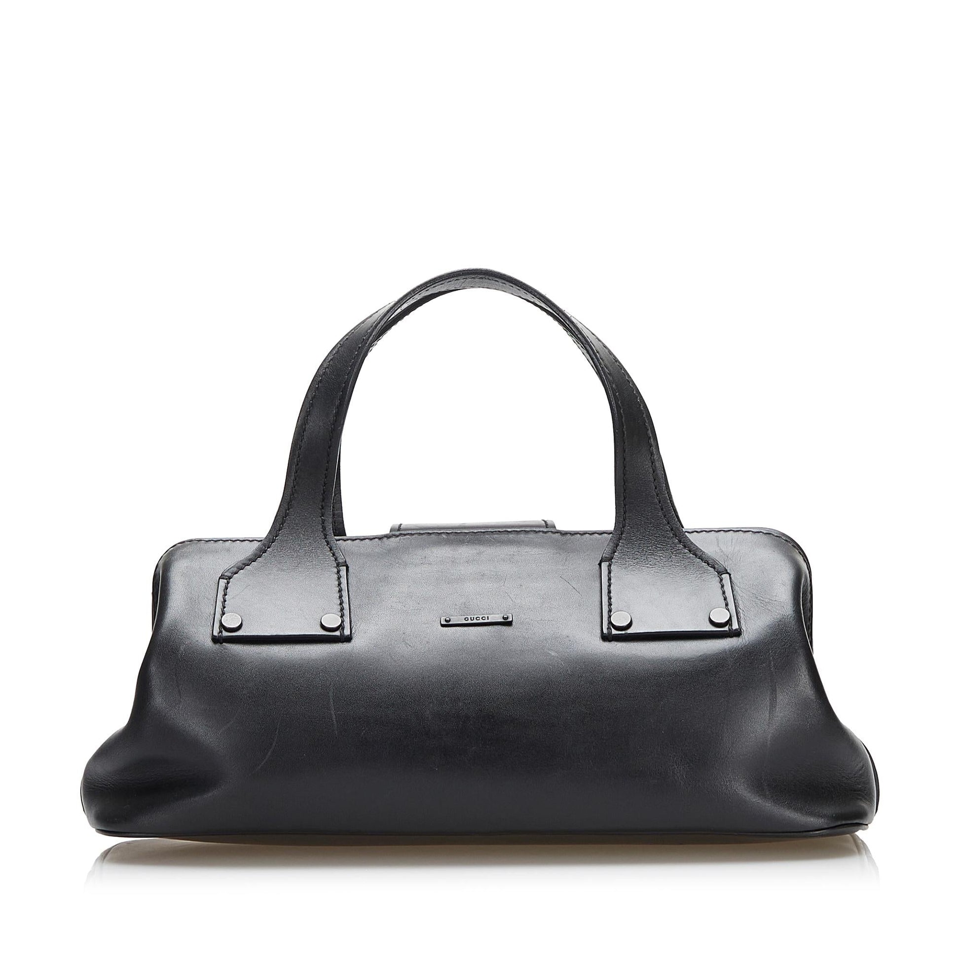 Gucci Wood Hook Closure Leather Handbag (SHG-36643)