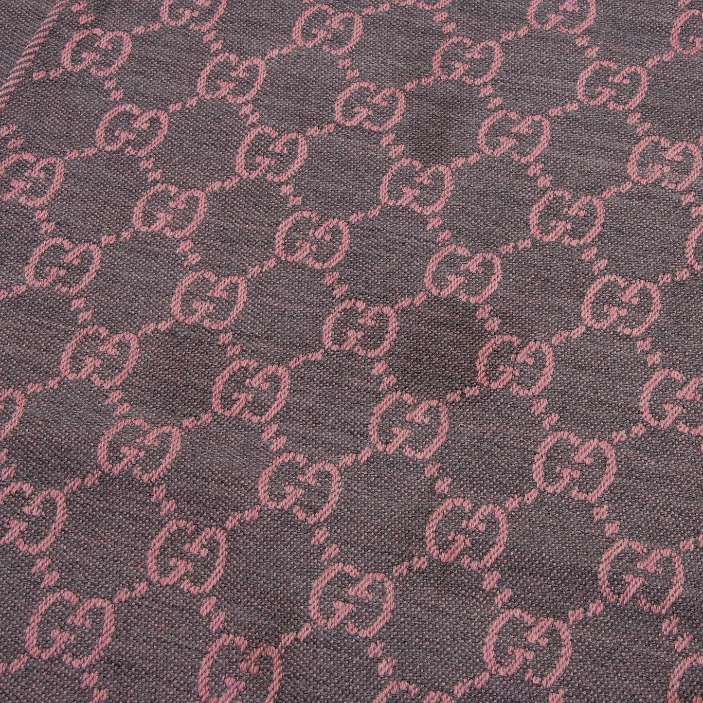 Gucci Wool GG Reversible Scarf (SHF-Ci0Heg)