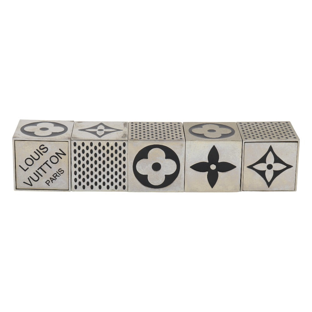 LOUIS VUITTON Other miscellaneous goods magnet Silver Table game Cube game mens(Unisex)