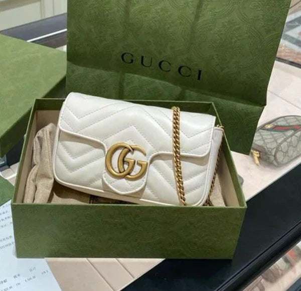 GUCCI Mini Marmont Bag (white)
