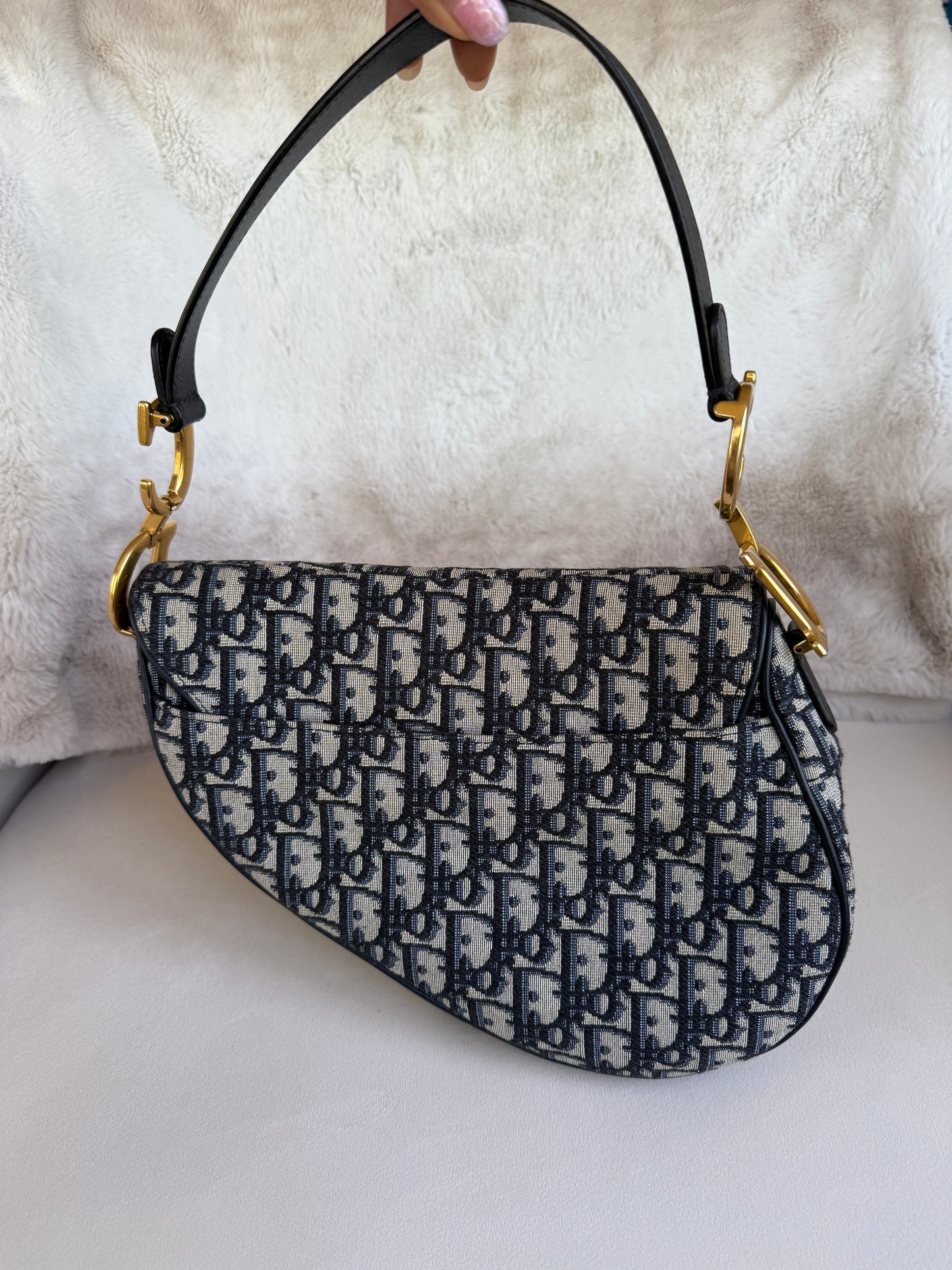 Christian Dior Classic Oblique Saddle Bag (Medium)