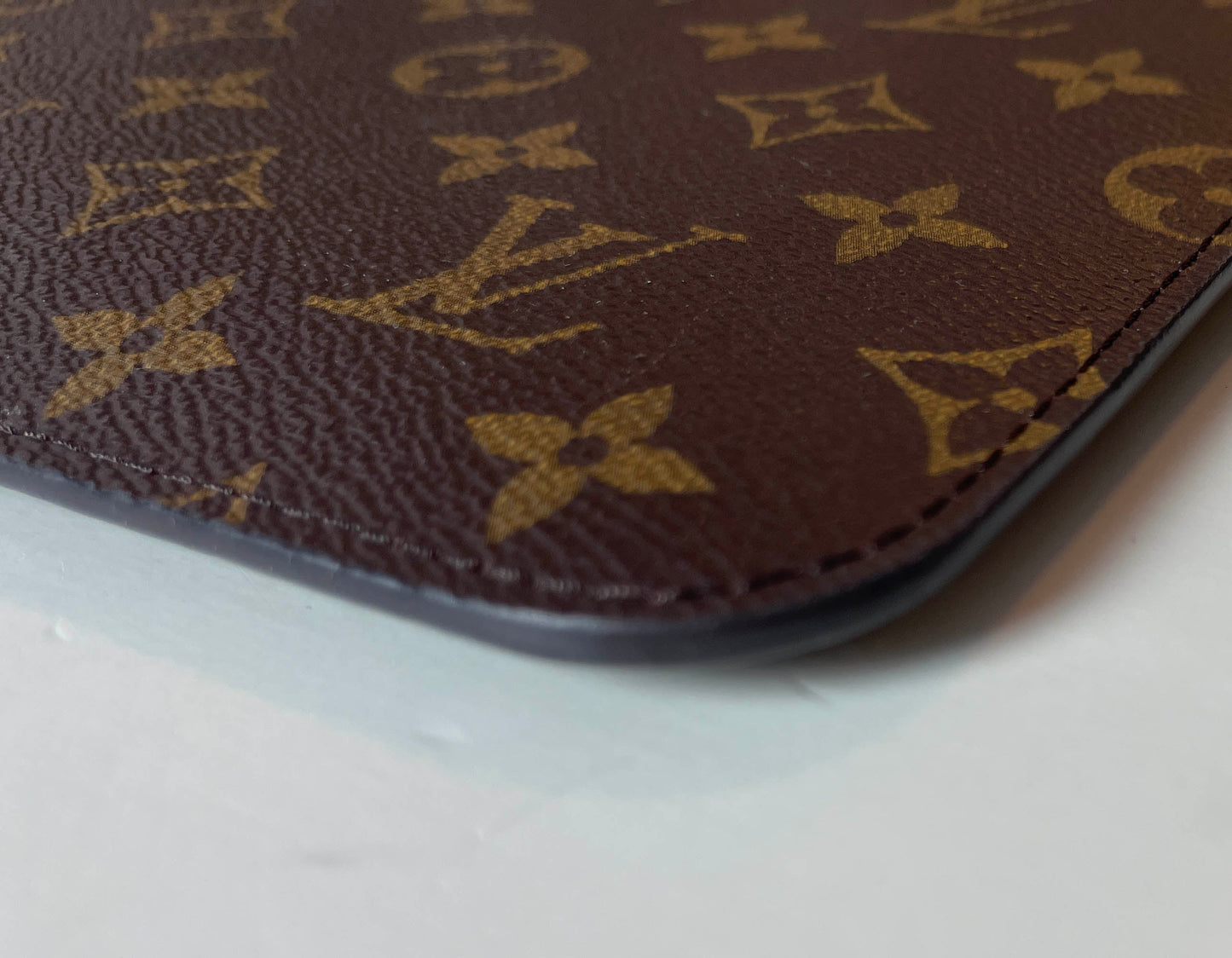 Louis Vuitton Monogram Neverfull Pochette Wristlet Bag