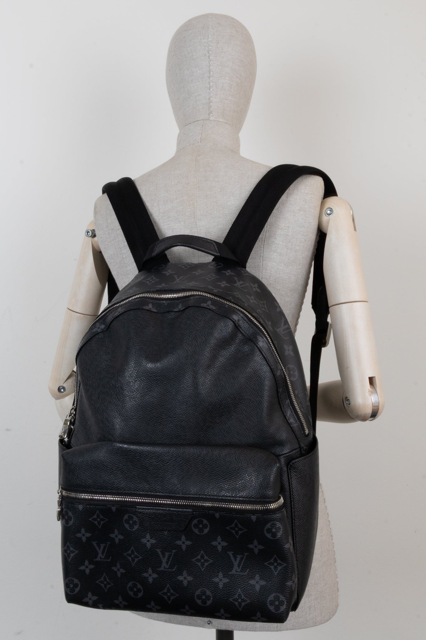LOUIS VUITTON Discovery Backpack PM MNG Black