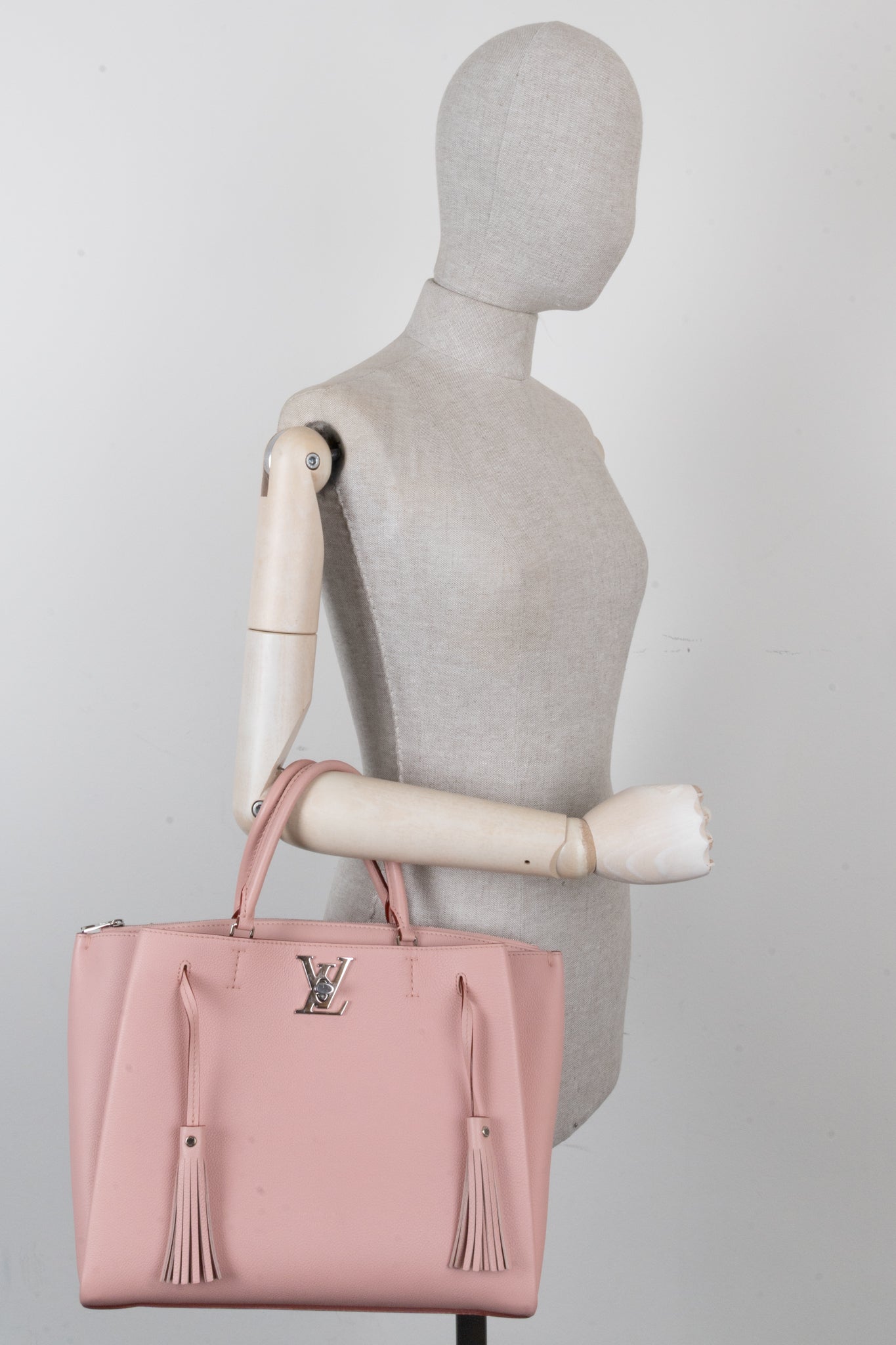 LOUIS VUITTON LockMeTo Bag Leather Pink
