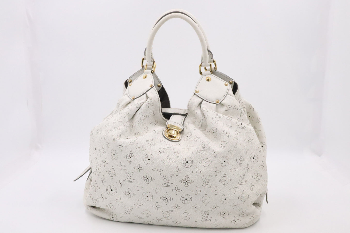Louis Vuitton Mahina XL in White Leather