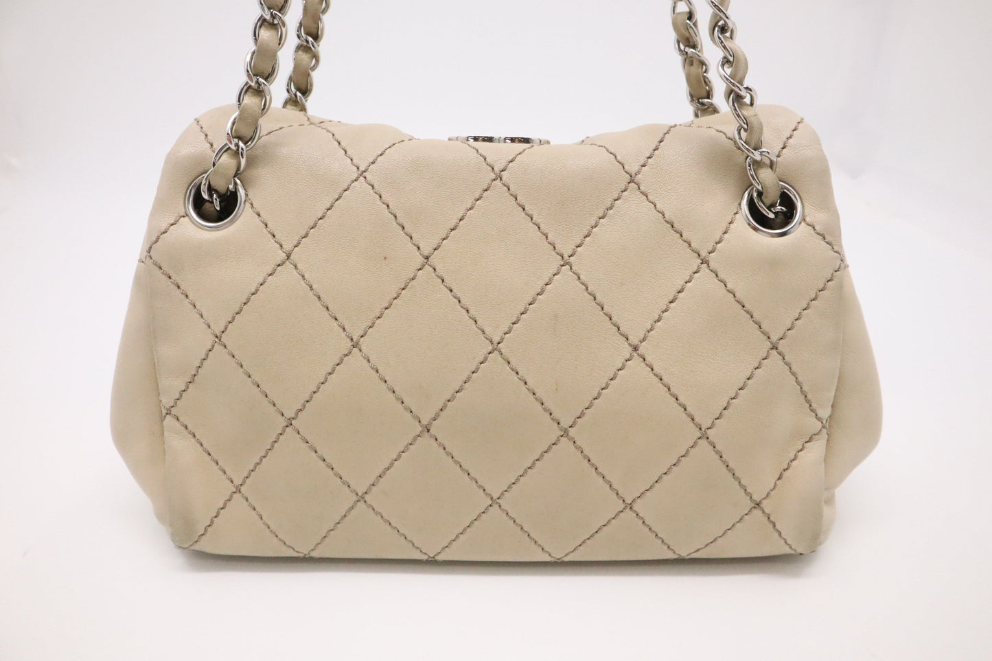 Chanel Shoulder Bag in Beige Leather