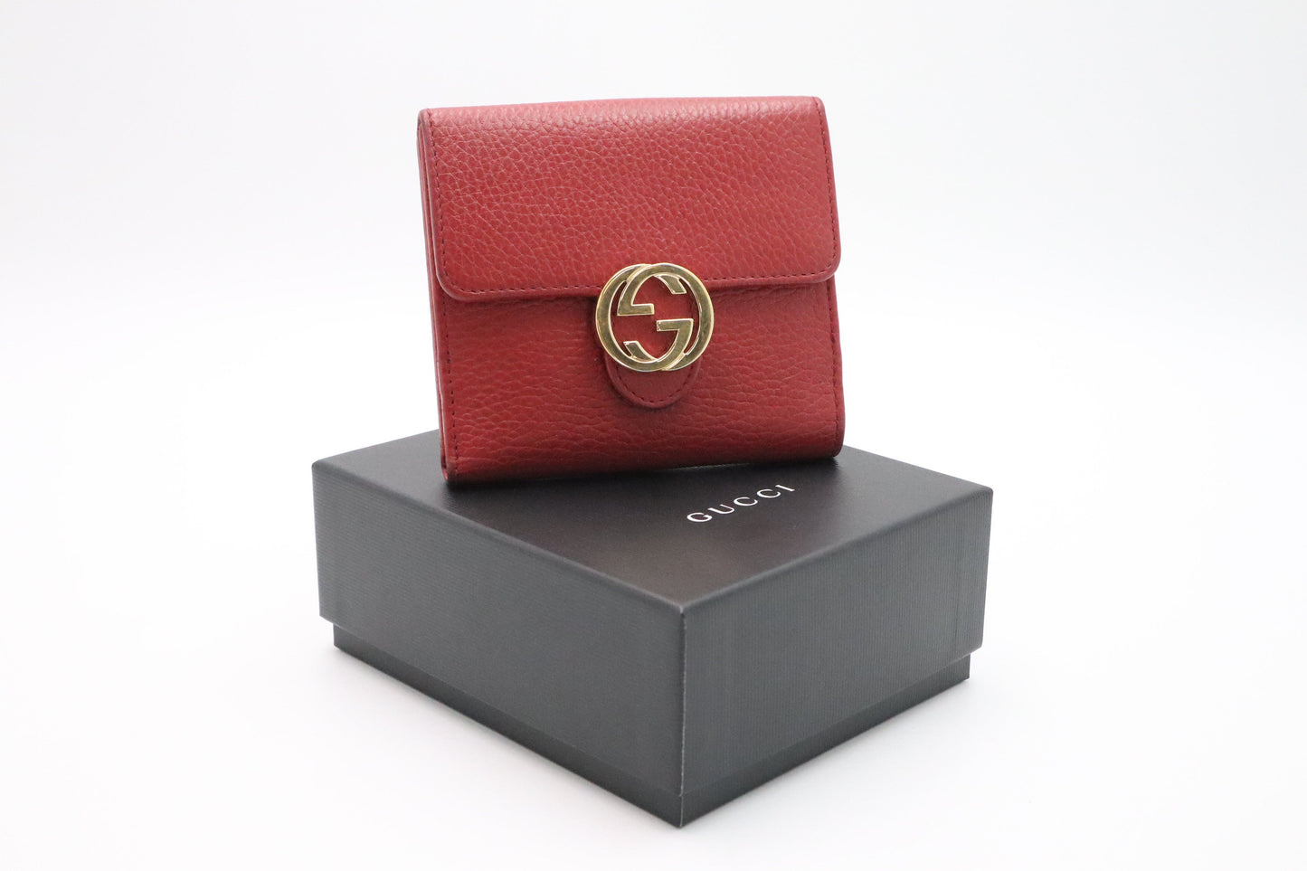 Gucci Interlocking G Bifold Wallet in Red Leather